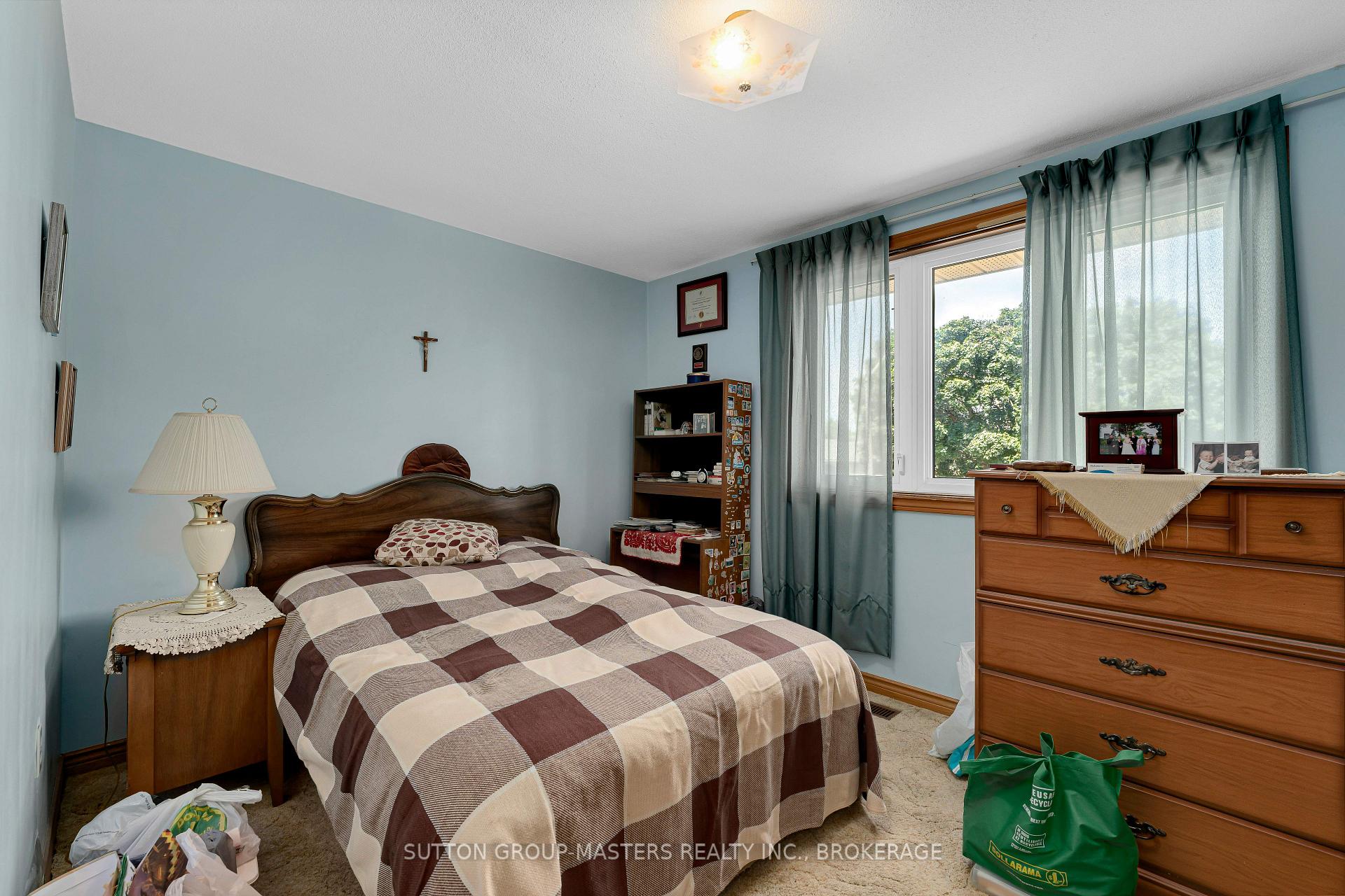 Photo 19 of 204 Inverness Crescent, Kingston, West of Sir John A. Blvd — HOMEH