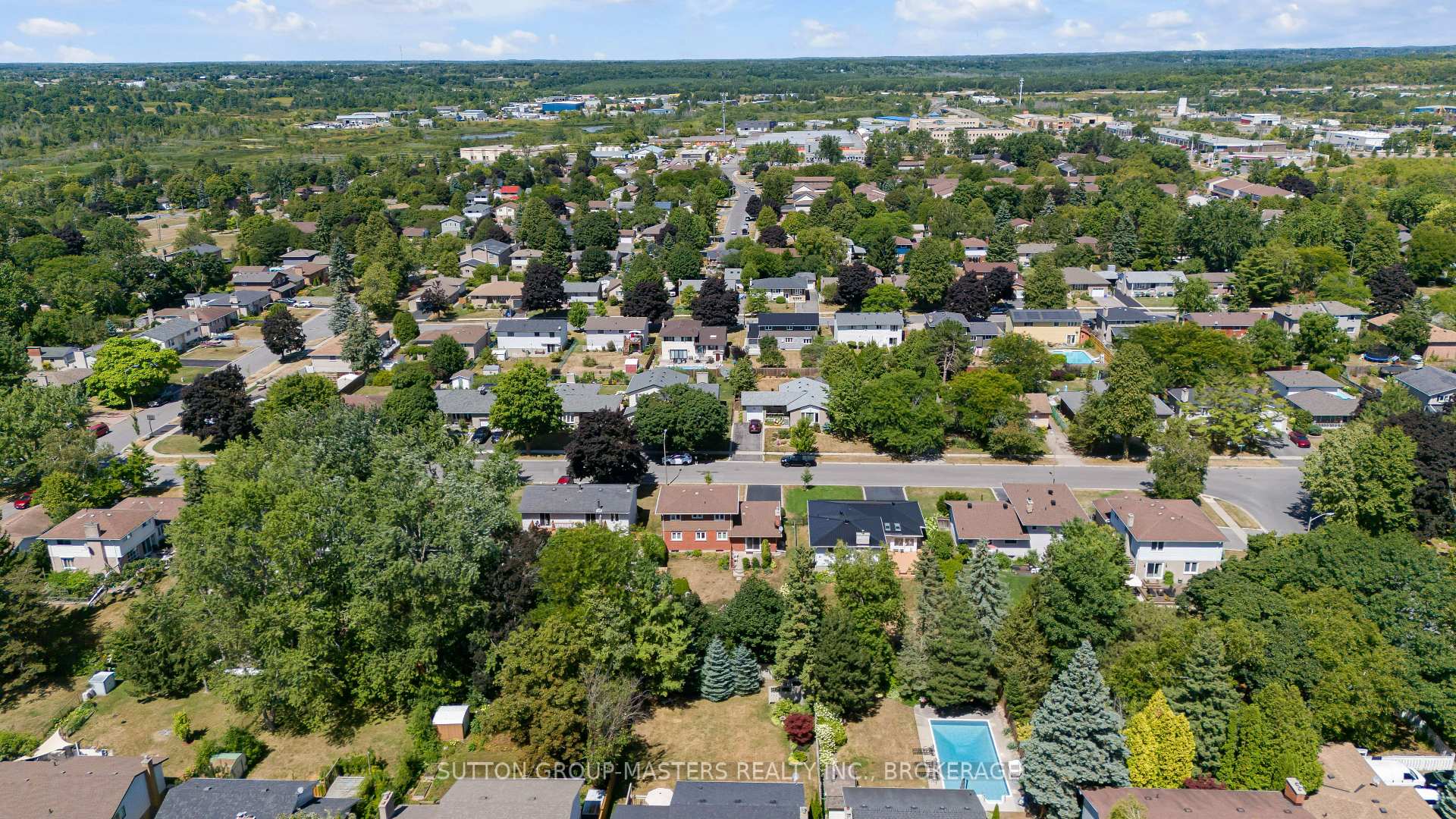 Photo 33 of 204 Inverness Crescent, Kingston, West of Sir John A. Blvd — HOMEH