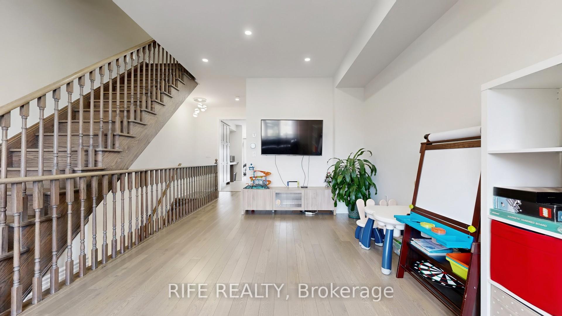 Photo 8 of 66 Mannar Drive, Markham, Victoria Square — HOMEH