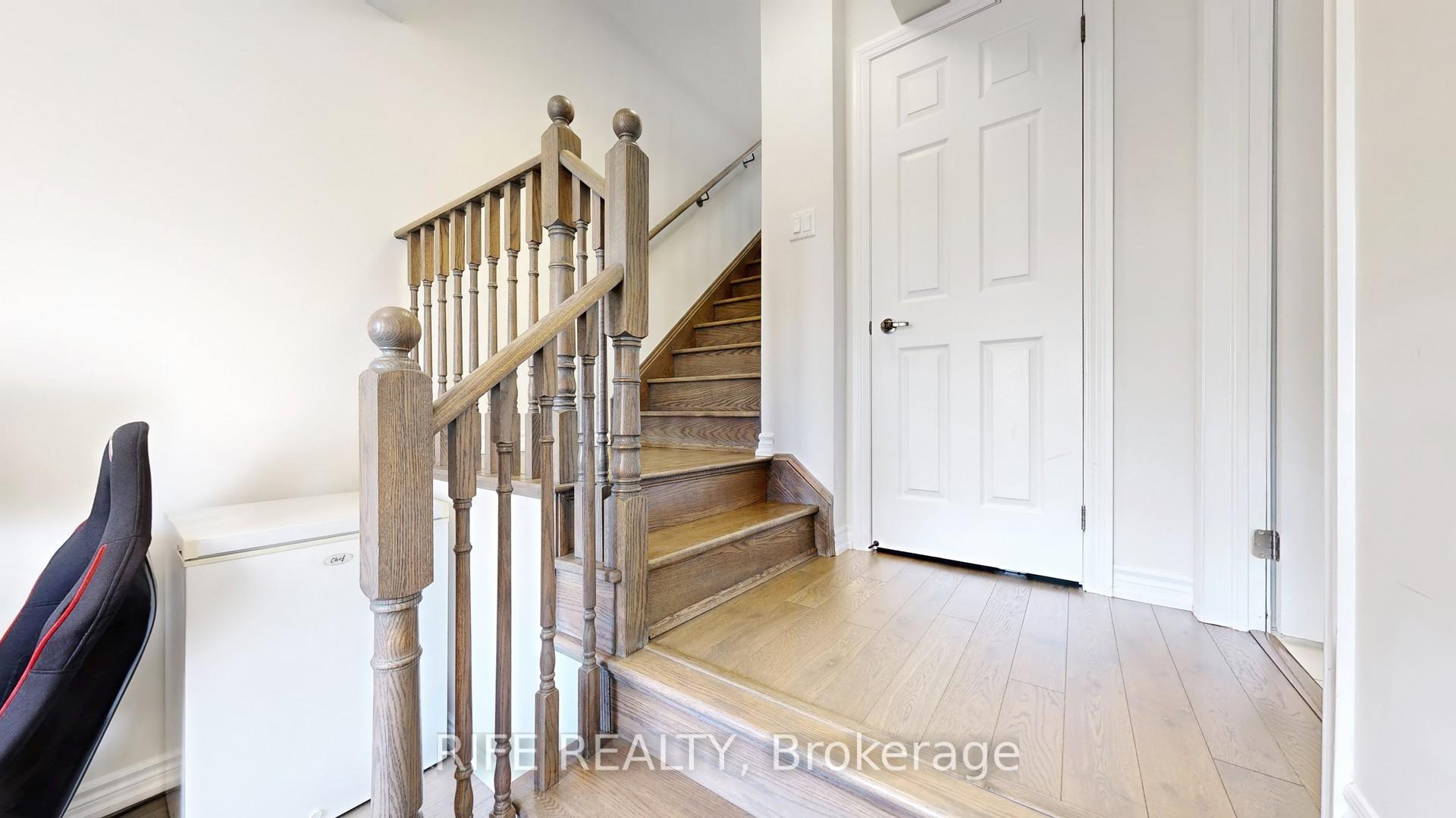 Photo 40 of 66 Mannar Drive, Markham, Victoria Square — HOMEH