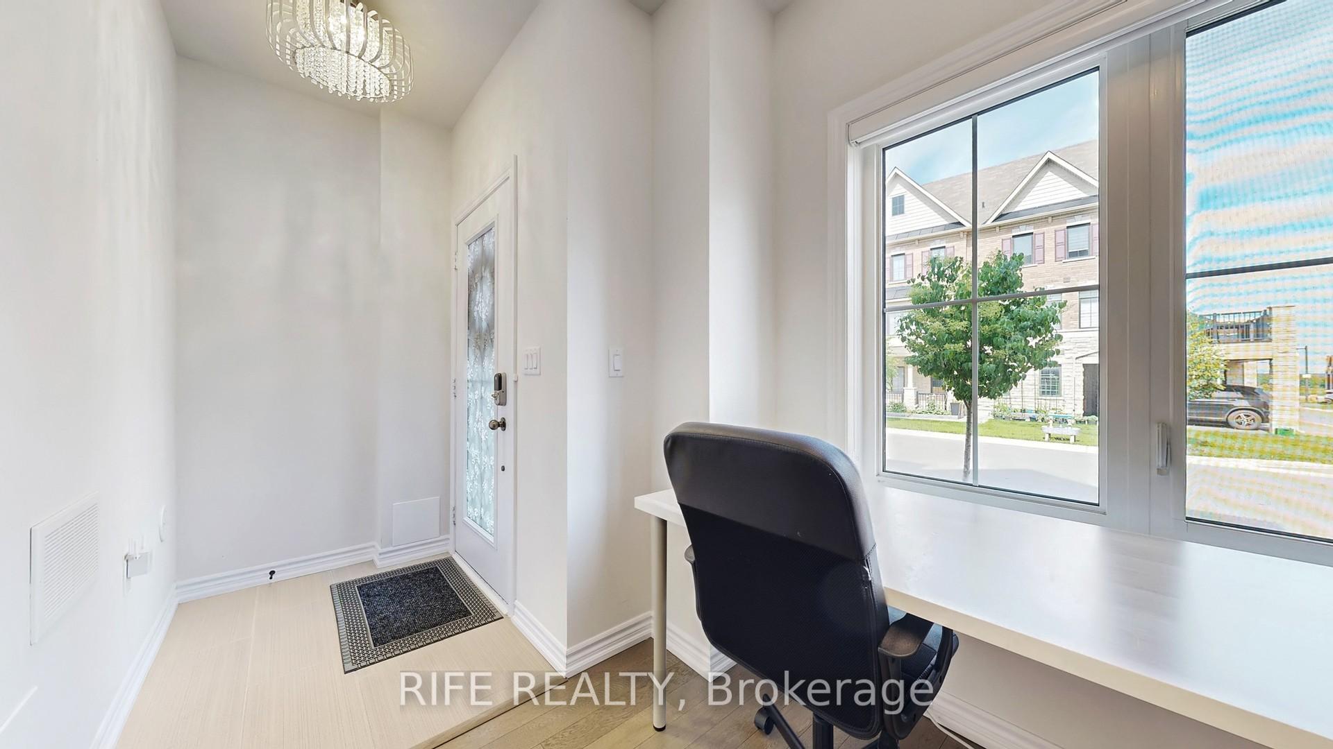 Photo 42 of 66 Mannar Drive, Markham, Victoria Square — HOMEH