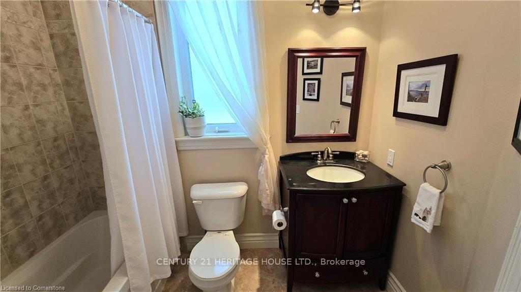 Photo 7 of 217 Huck Crescent, Kitchener — HOMEH