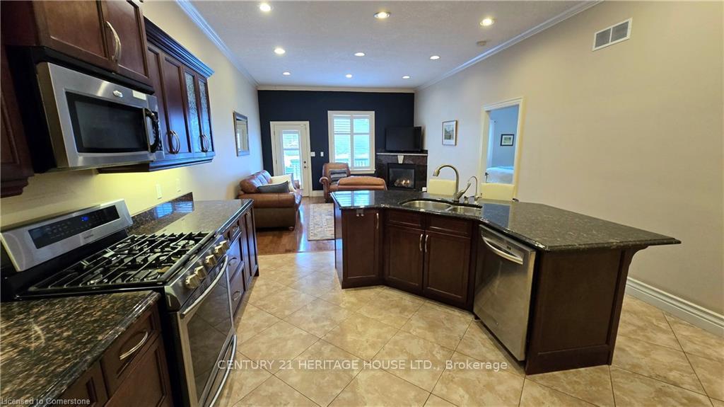 Photo 12 of 217 Huck Crescent, Kitchener — HOMEH