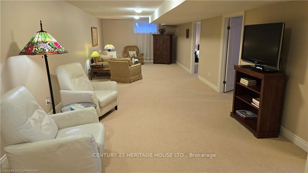 Photo 24 of 217 Huck Crescent, Kitchener — HOMEH