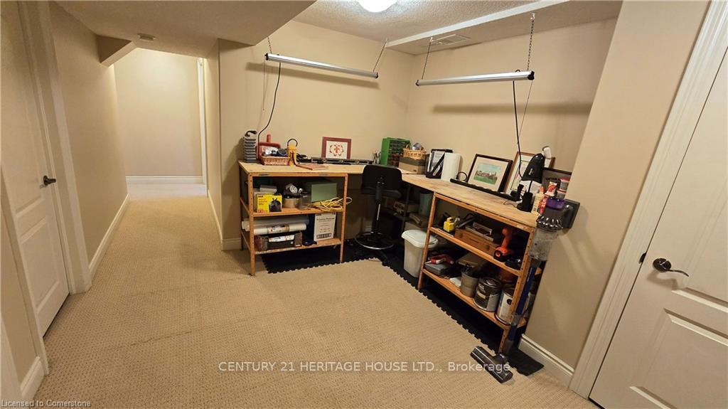 Photo 33 of 217 Huck Crescent, Kitchener — HOMEH