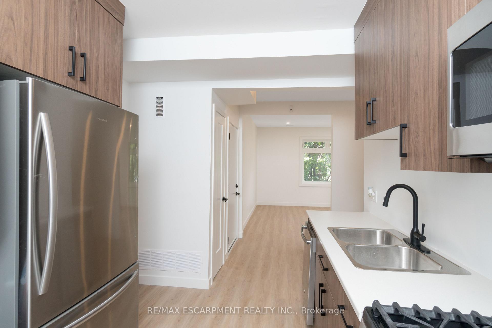 Photo 9 of Unit 2, 127 Victoria Avenue S, Hamilton, Stinson — HOMEH