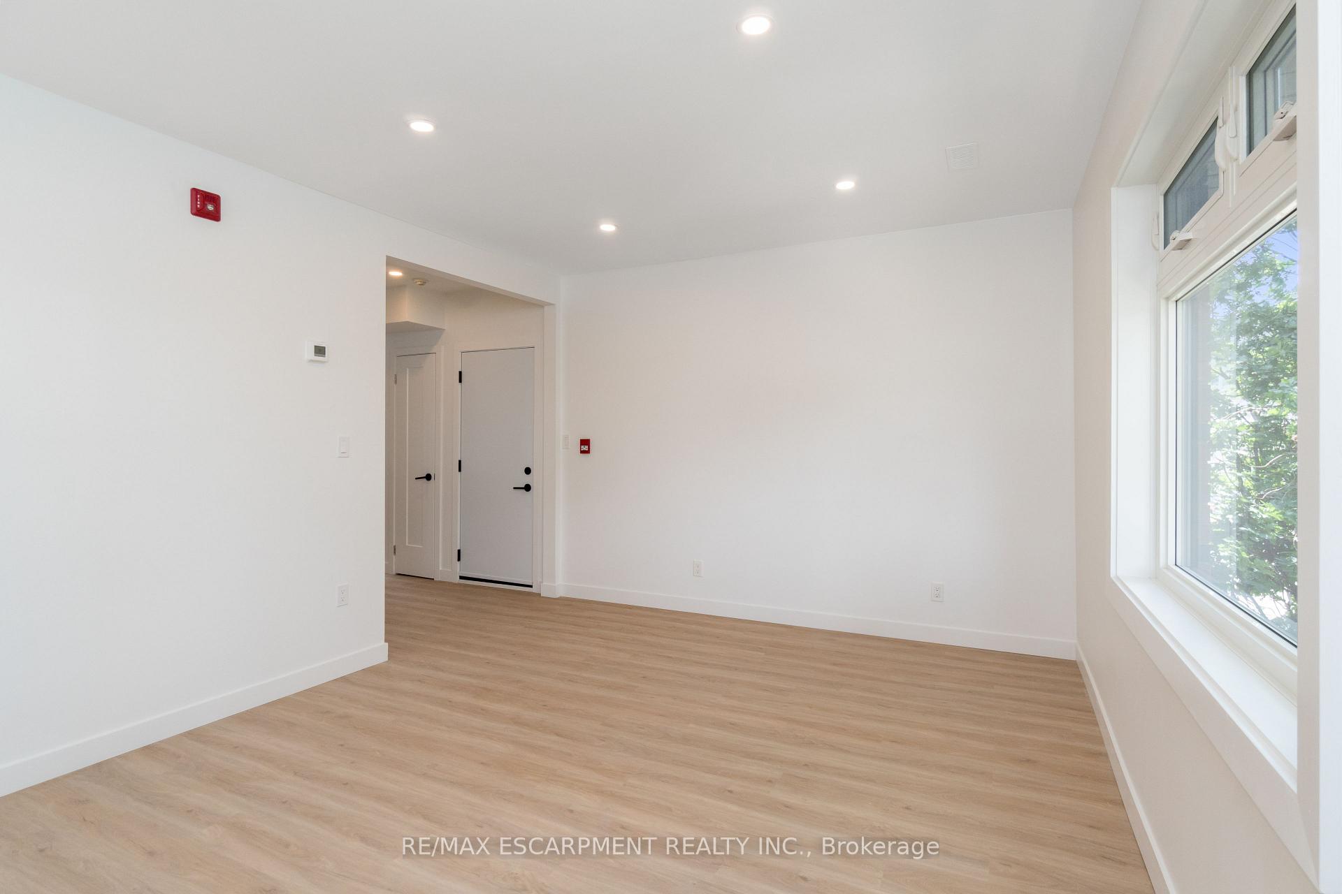 Photo 15 of Unit 2, 127 Victoria Avenue S, Hamilton, Stinson — HOMEH