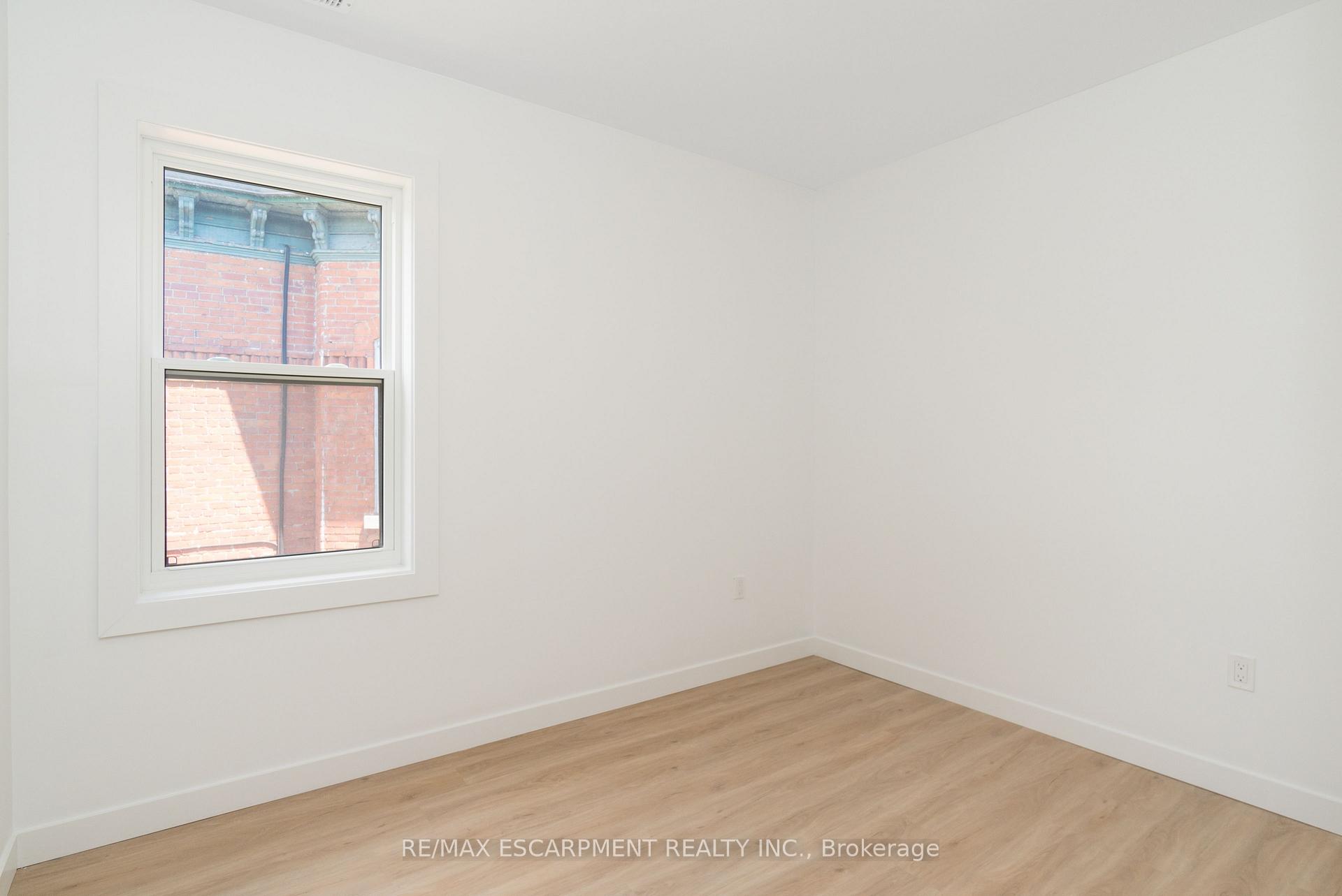 Photo 18 of Unit 2, 127 Victoria Avenue S, Hamilton, Stinson — HOMEH