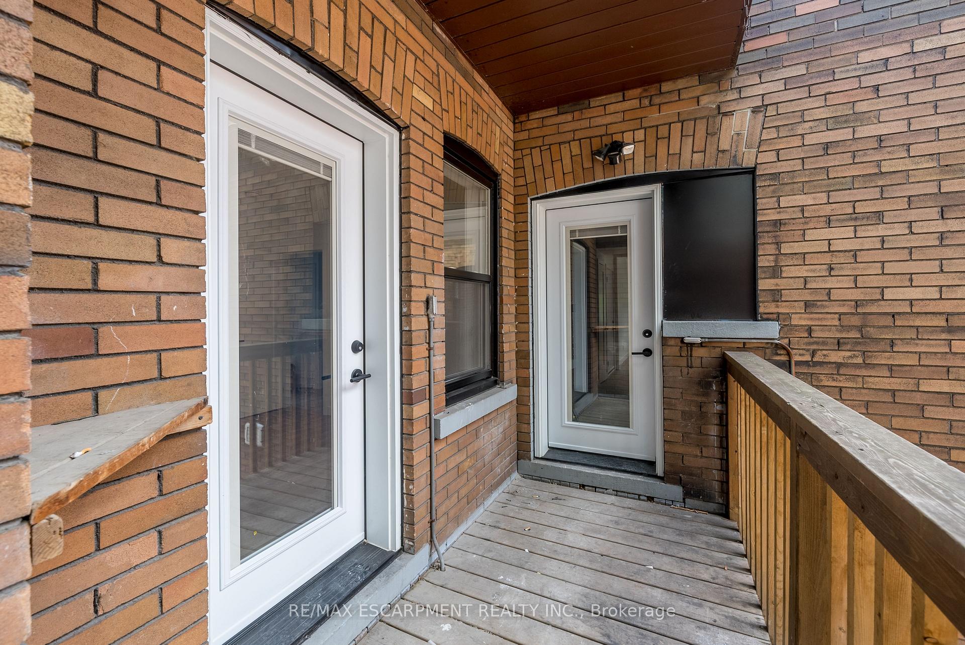 Photo 23 of Unit 2, 127 Victoria Avenue S, Hamilton, Stinson — HOMEH