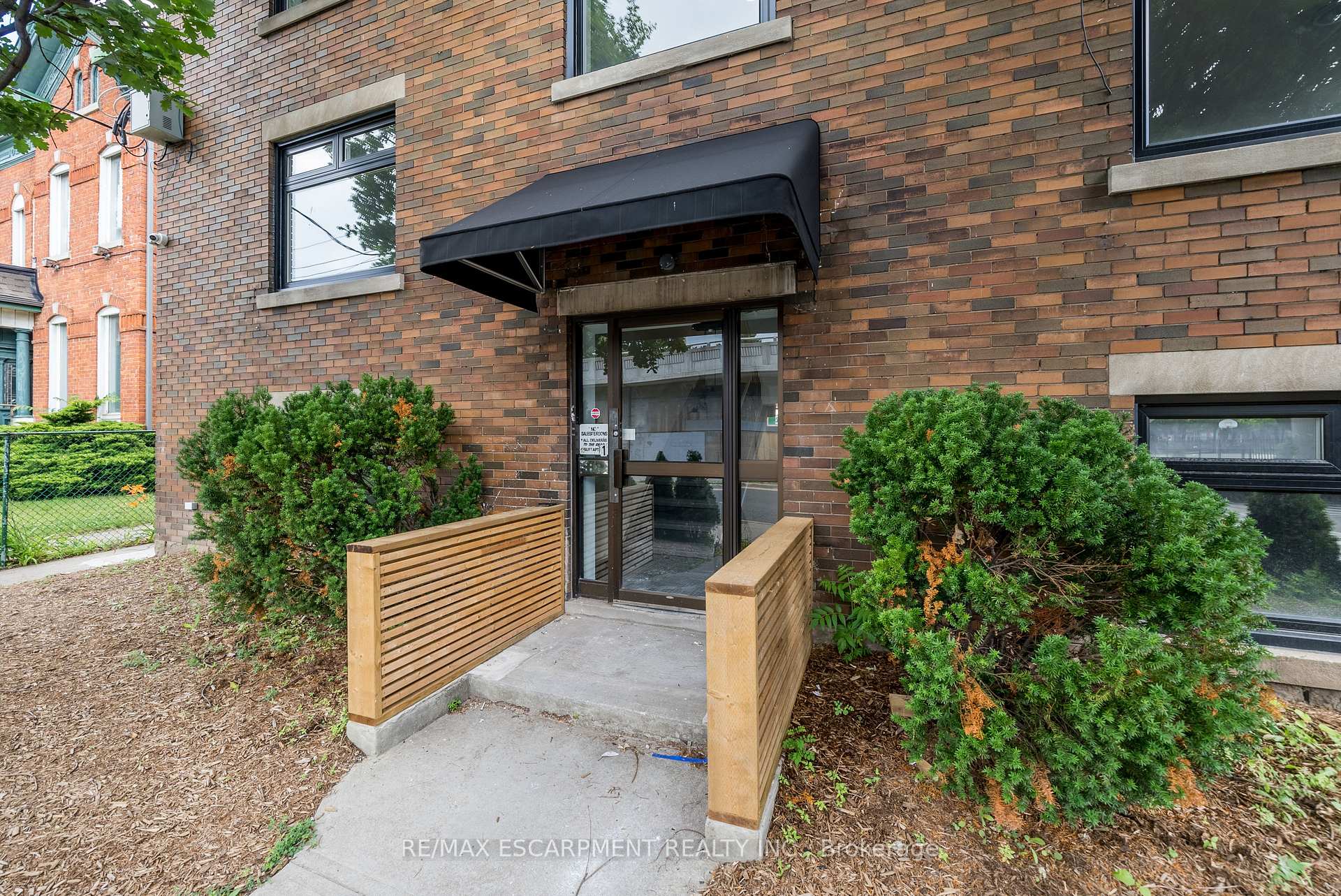 Photo 26 of Unit 2, 127 Victoria Avenue S, Hamilton, Stinson — HOMEH