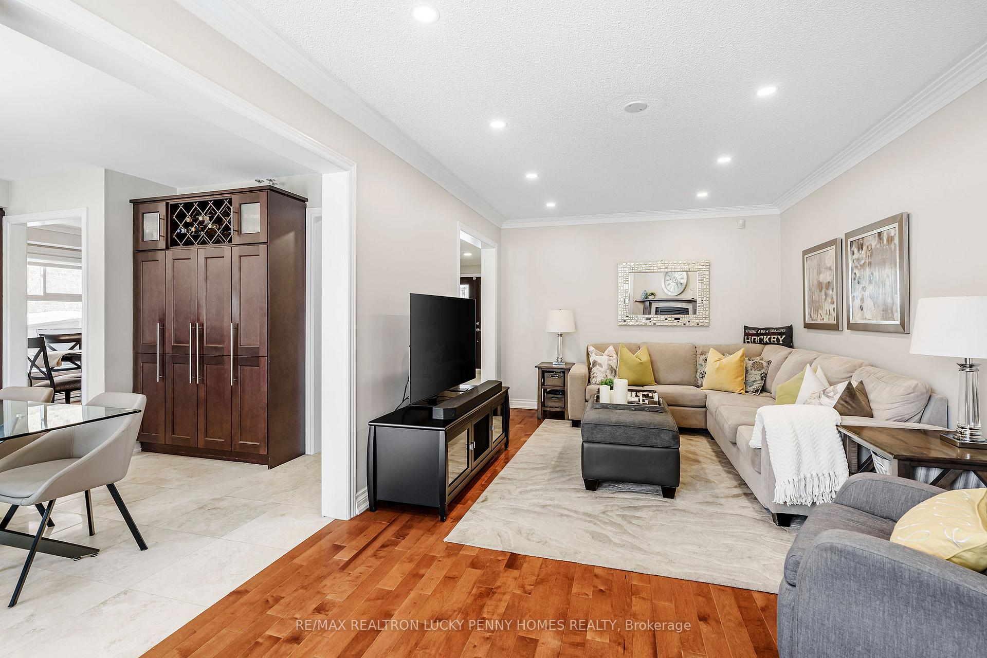 Photo 14 of 89 Havagal Crescent, Markham, Markville — HOMEH