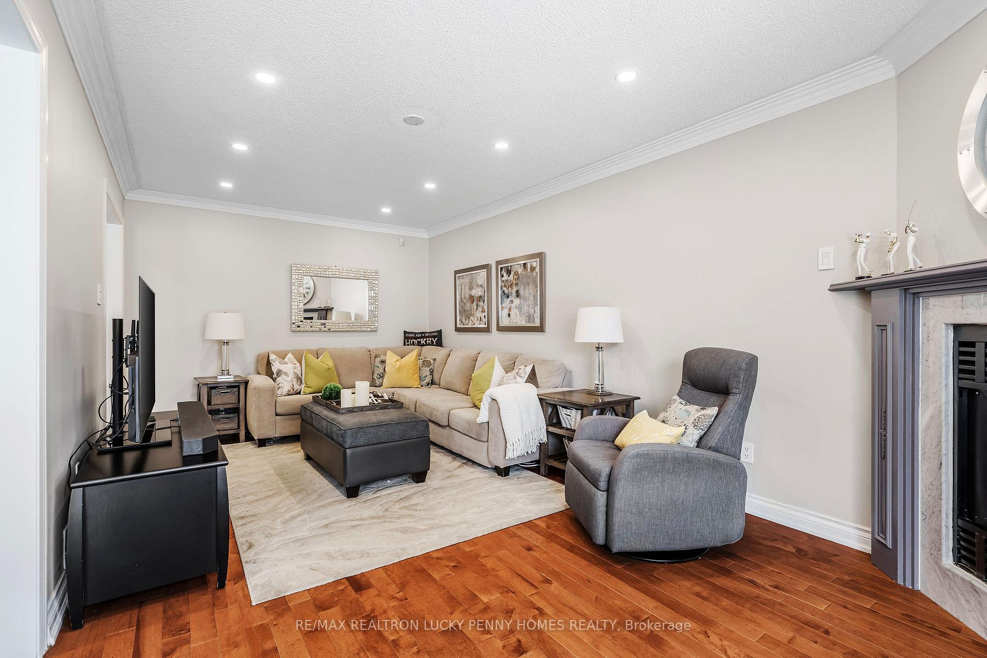 Photo 15 of 89 Havagal Crescent, Markham, Markville — HOMEH