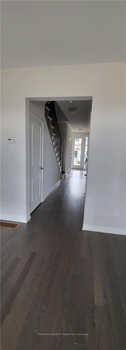 Photo 6 of 92 Freedom Crescent, Hamilton, Mount Hope — HOMEH
