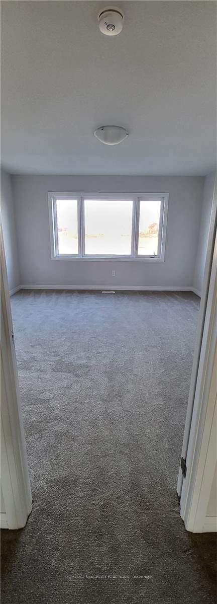 Photo 7 of 92 Freedom Crescent, Hamilton, Mount Hope — HOMEH