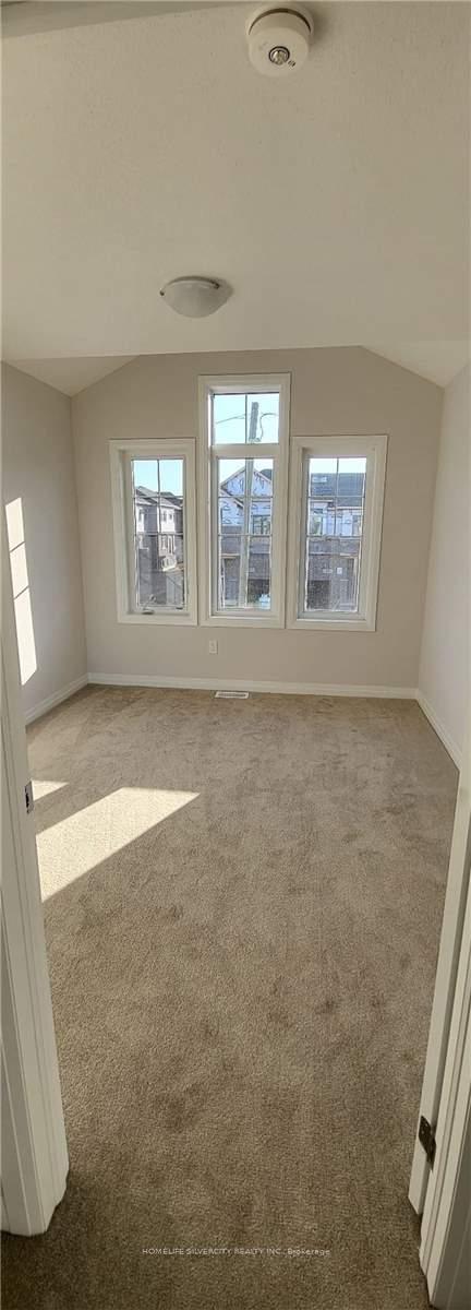 Photo 11 of 92 Freedom Crescent, Hamilton, Mount Hope — HOMEH