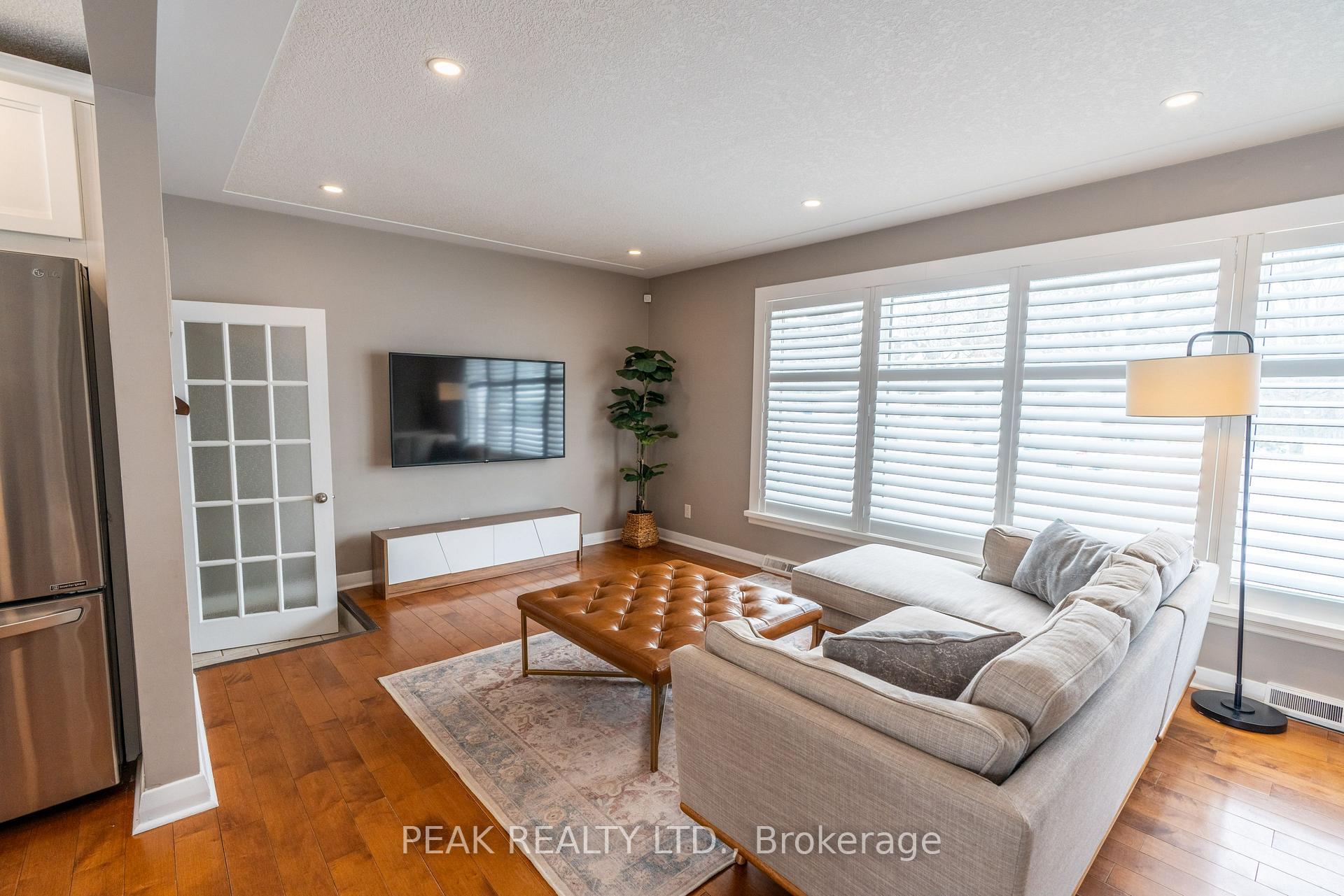 Photo 10 of 538 Dunbar Road, Kitchener — HOMEH