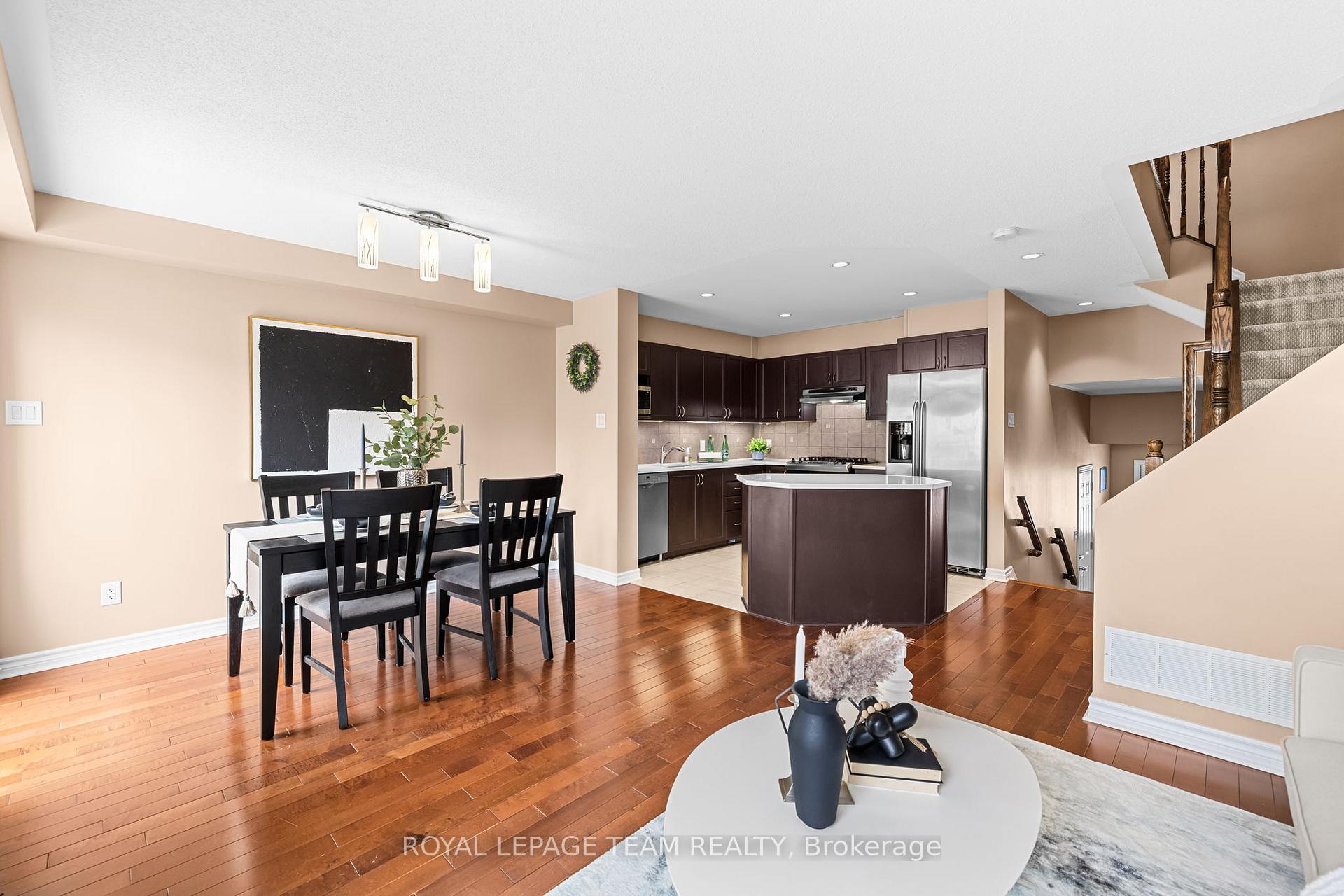 Photo 4 of 253 Catamount Court, Ottawa, Kanata - Emerald Meadows/Trailwest — HOMEH
