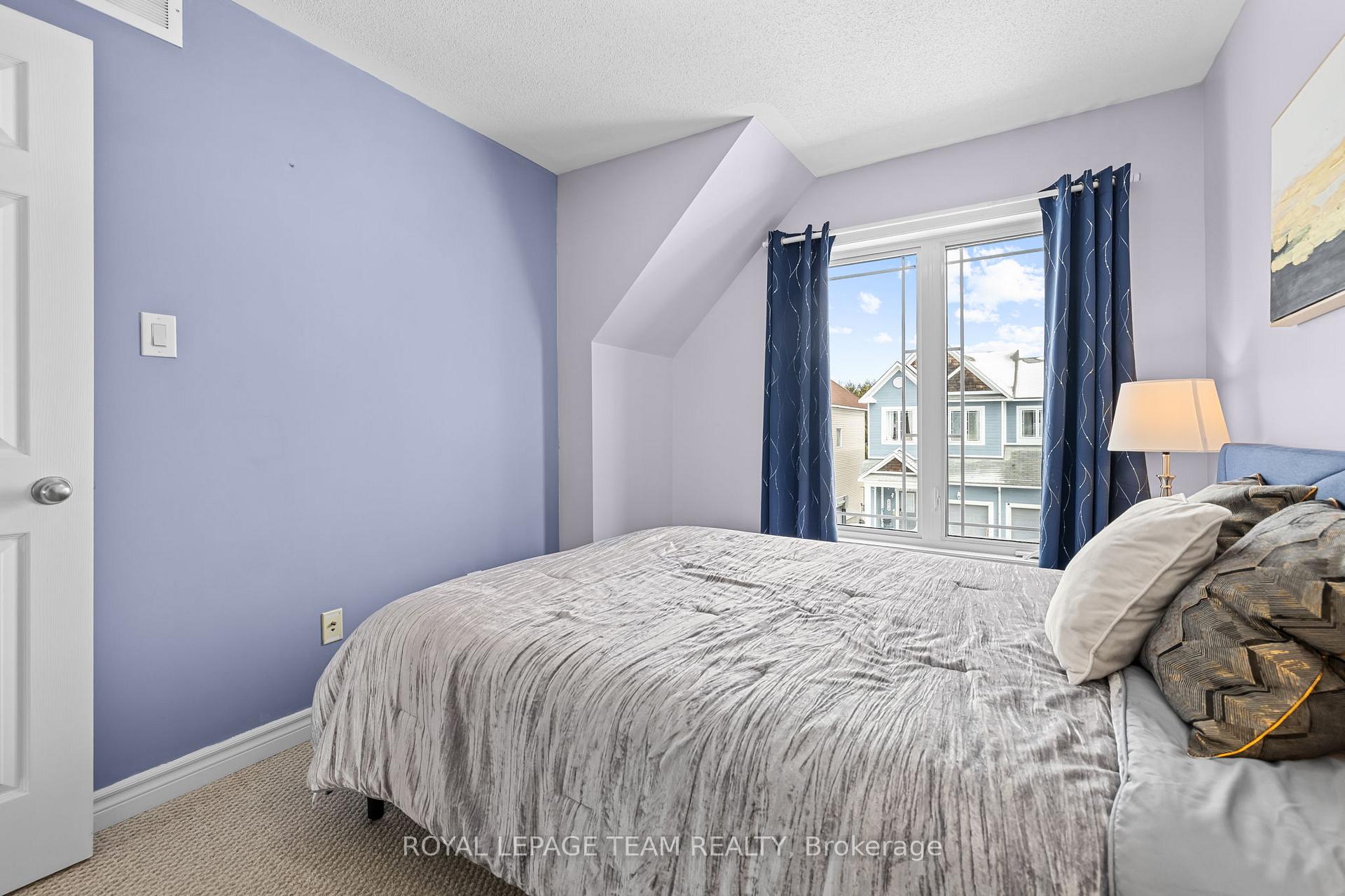 Photo 21 of 253 Catamount Court, Ottawa, Kanata - Emerald Meadows/Trailwest — HOMEH