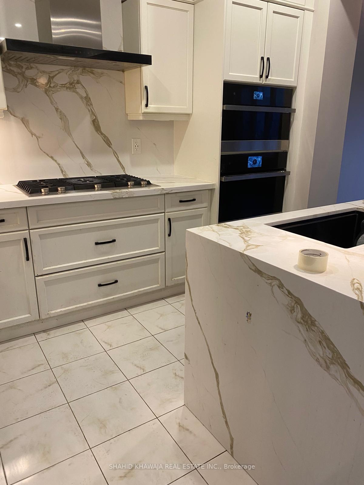 Photo 3 of 1534 Tamarack Point, Milton, Cobban — HOMEH