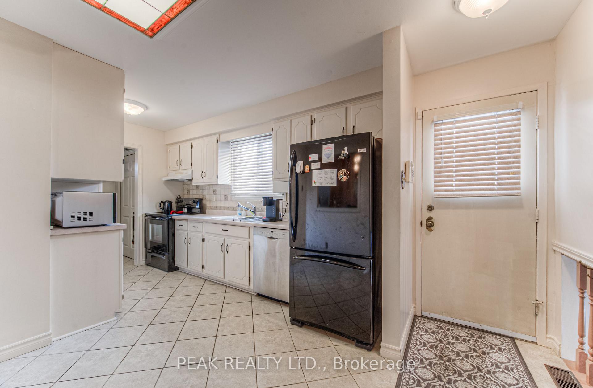 Photo 11 of 93 Uxbridge Crescent, Kitchener — HOMEH
