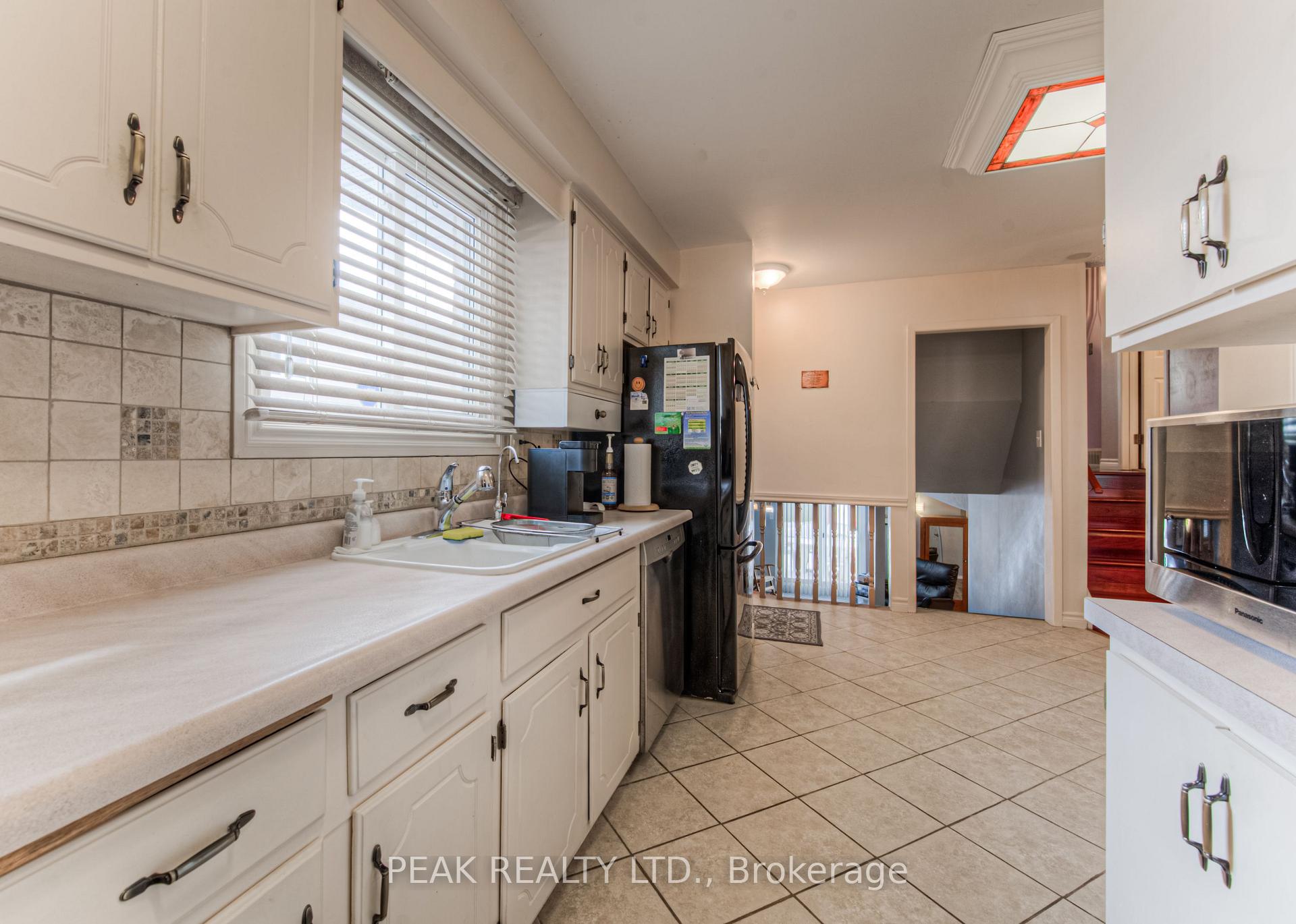 Photo 15 of 93 Uxbridge Crescent, Kitchener — HOMEH