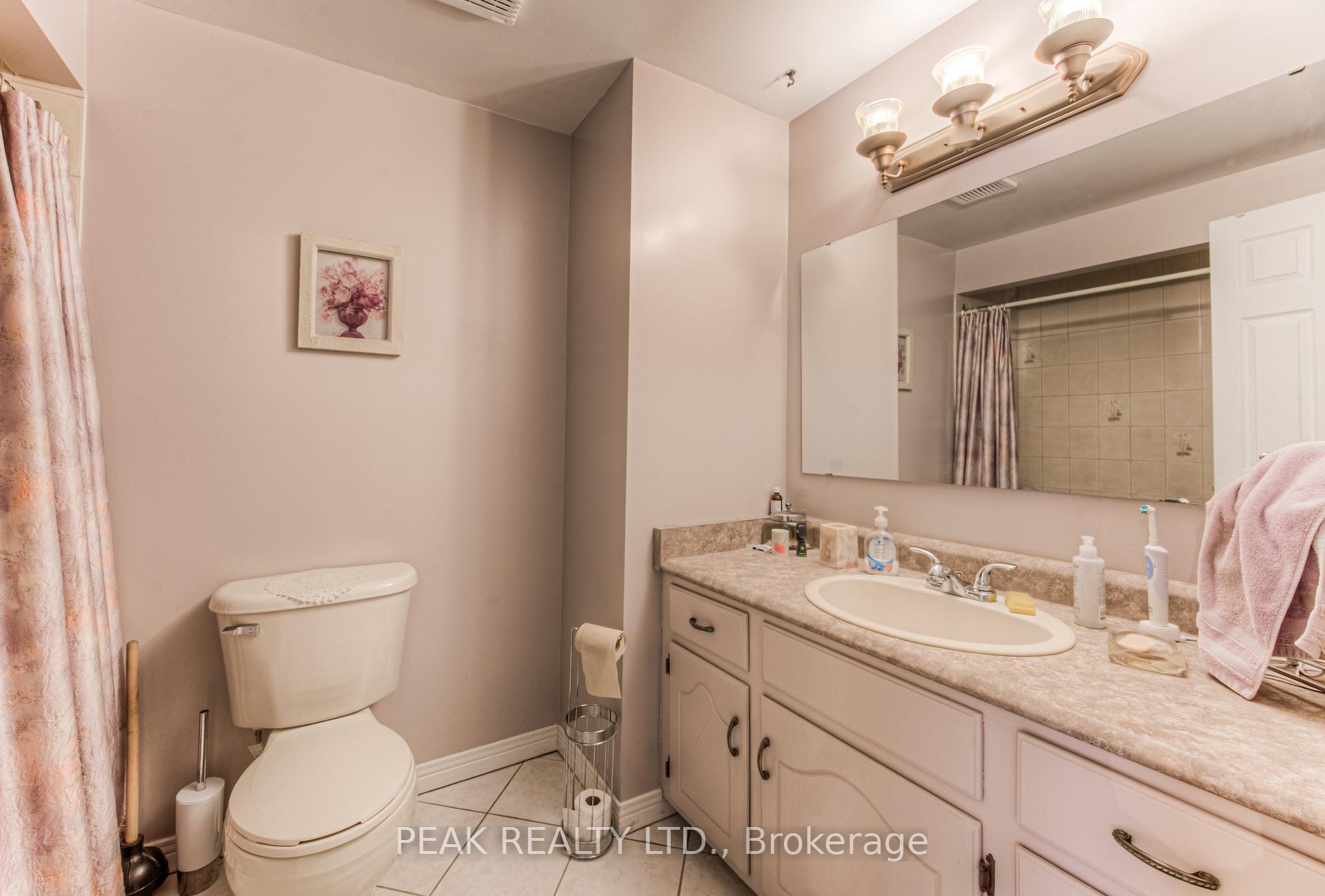 Photo 19 of 93 Uxbridge Crescent, Kitchener — HOMEH