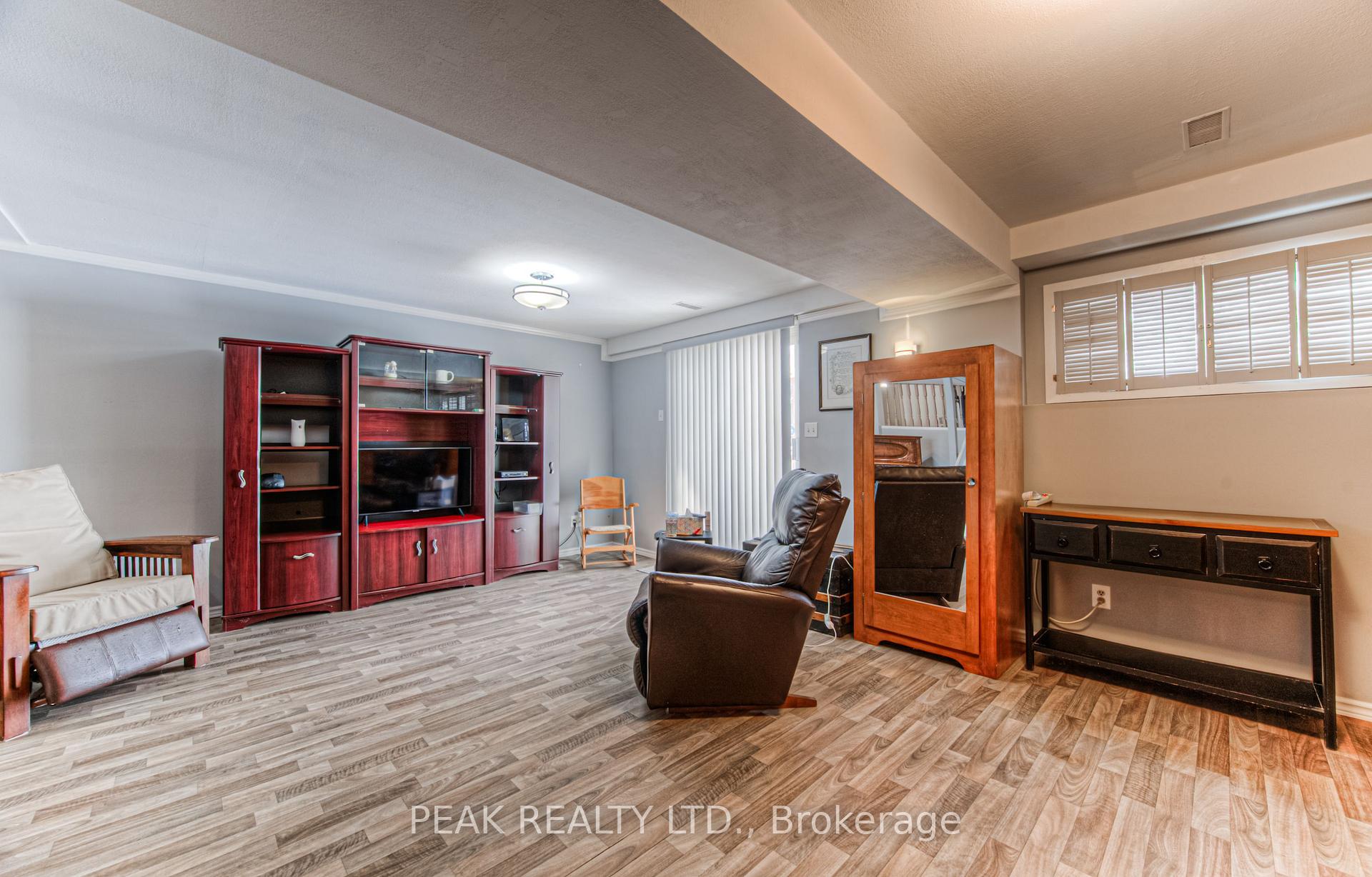 Photo 22 of 93 Uxbridge Crescent, Kitchener — HOMEH