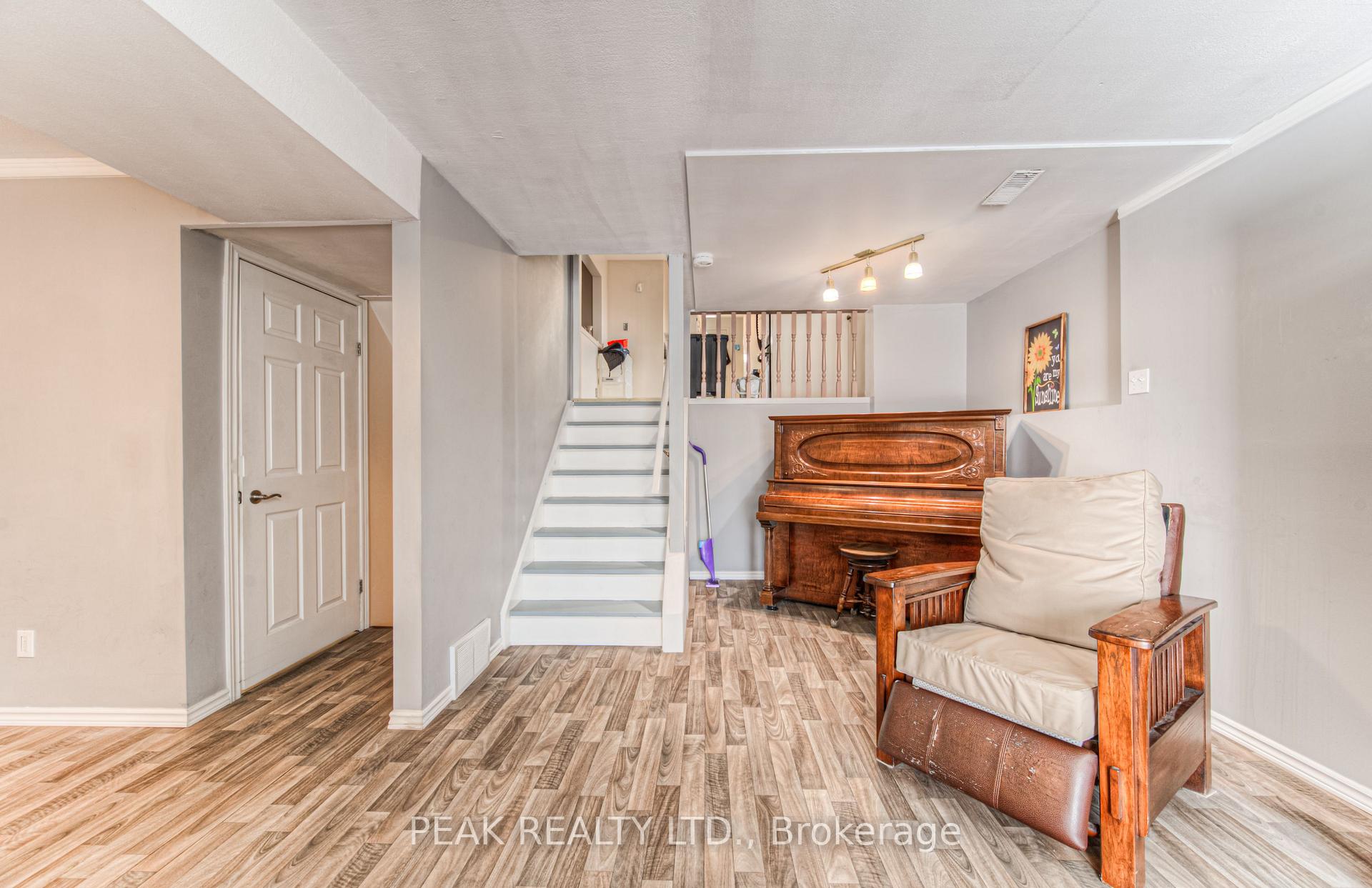 Photo 27 of 93 Uxbridge Crescent, Kitchener — HOMEH