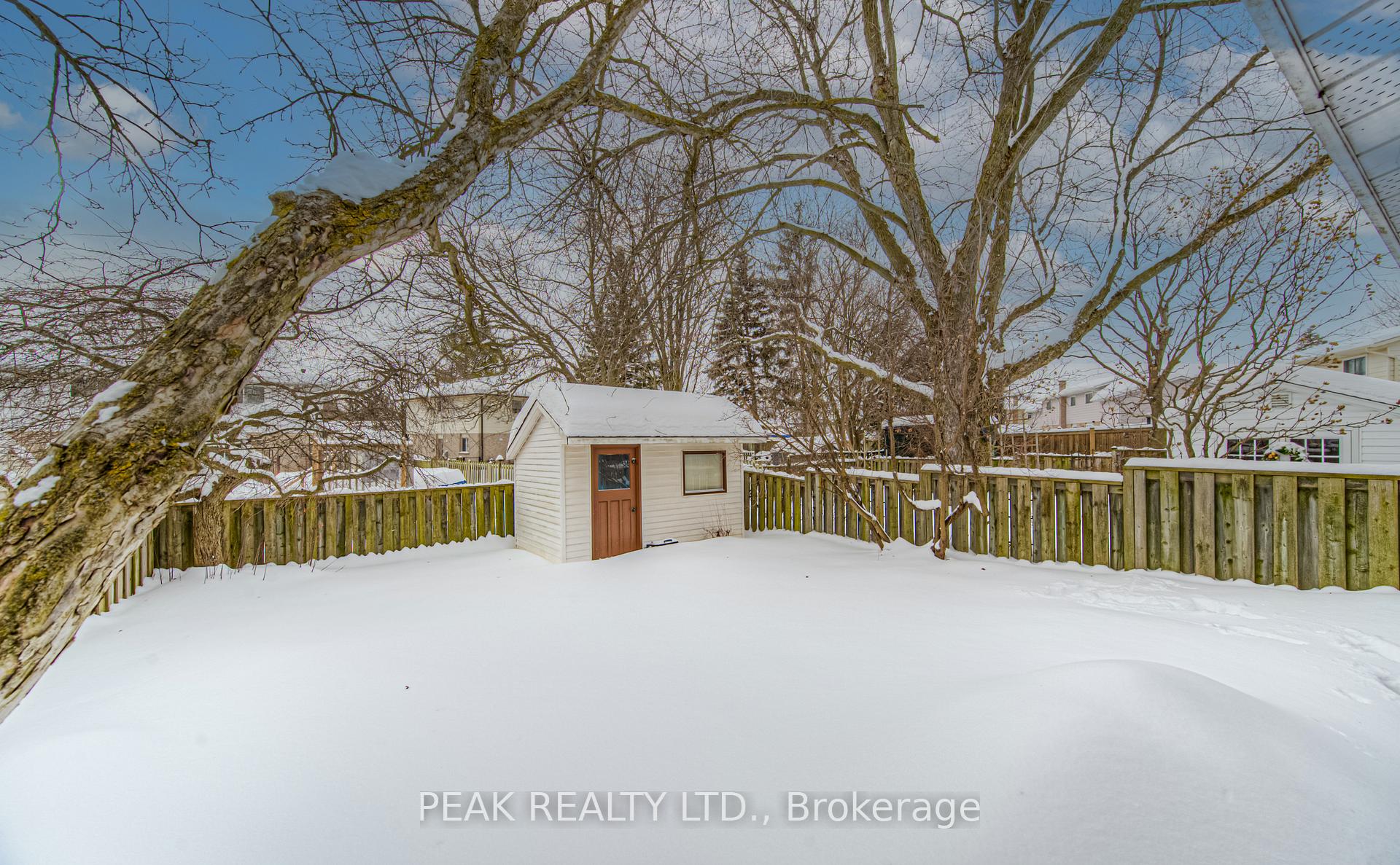 Photo 33 of 93 Uxbridge Crescent, Kitchener — HOMEH