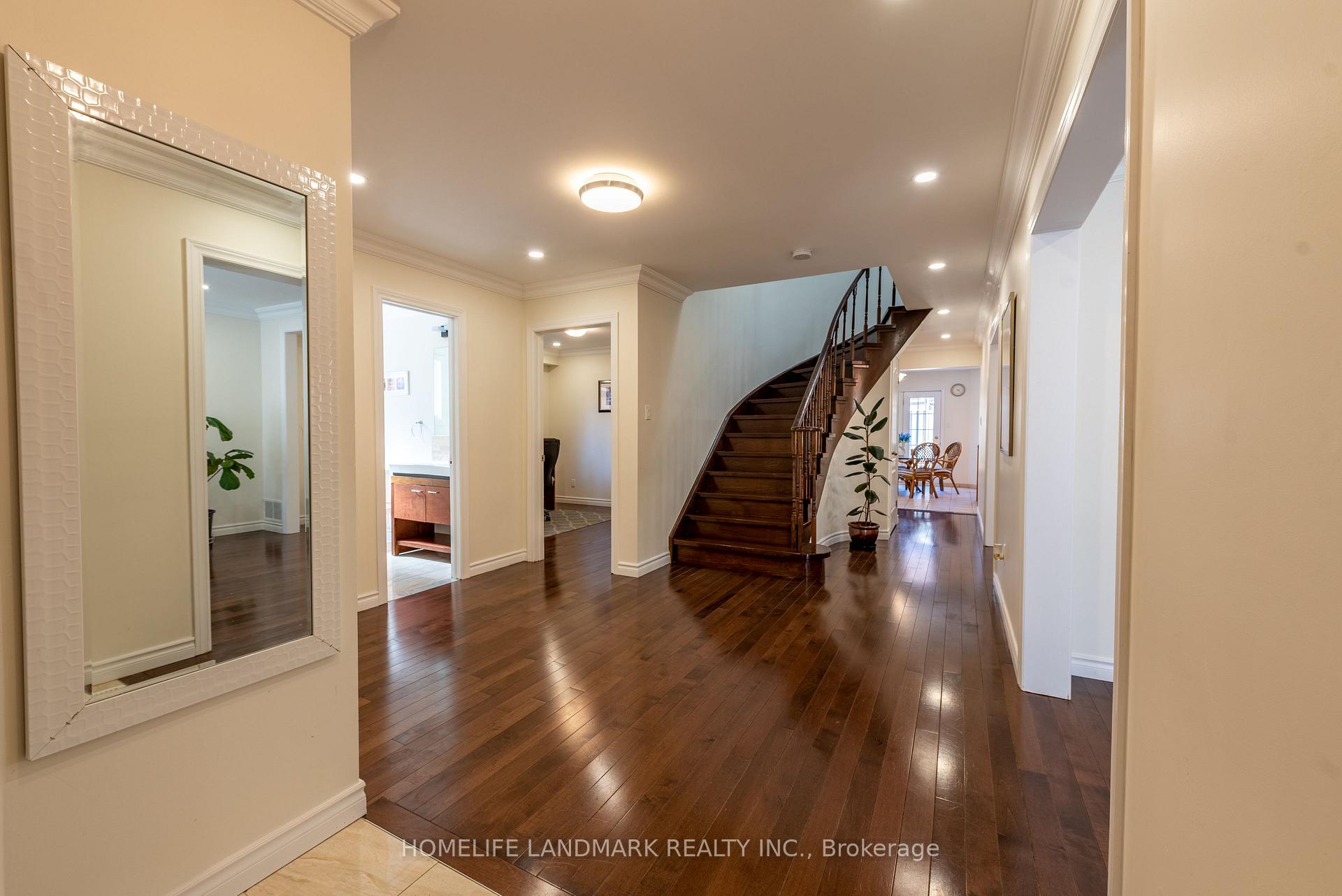 Photo 5 of 537 Raymerville Drive, Markham, Raymerville — HOMEH