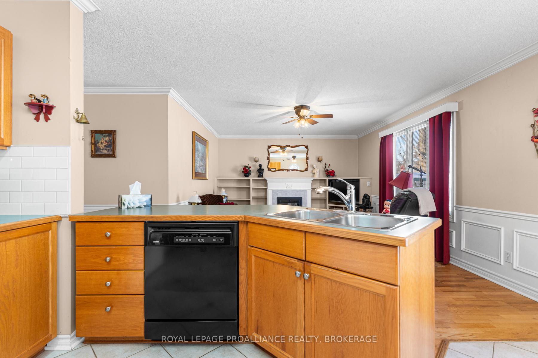 Photo 18 of 922 Lombardy Street, Kingston, South of Taylor-Kidd Blvd — HOMEH