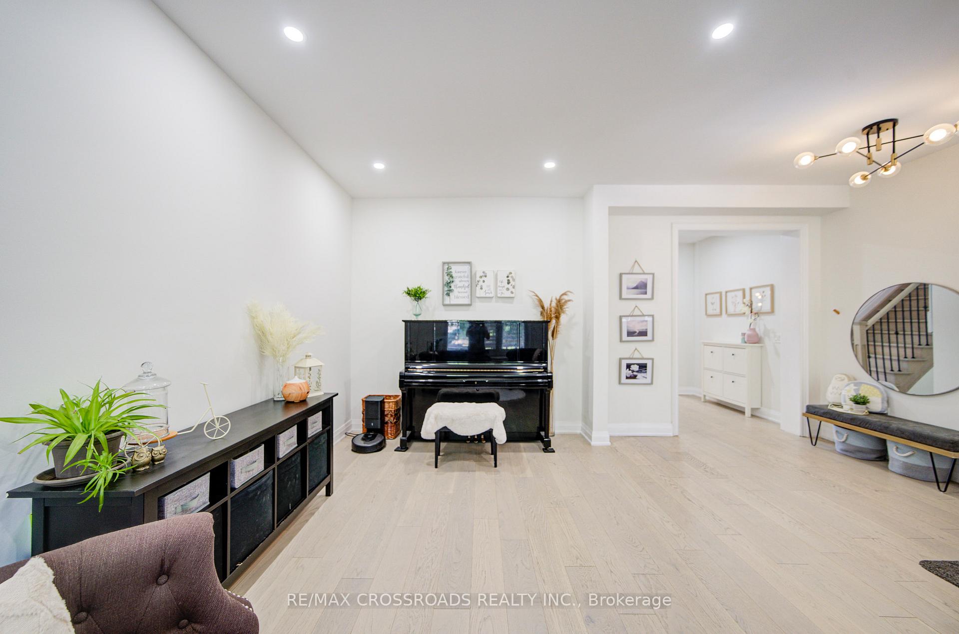 Photo 4 of 3 Park Place Drive, Markham, Greensborough — HOMEH