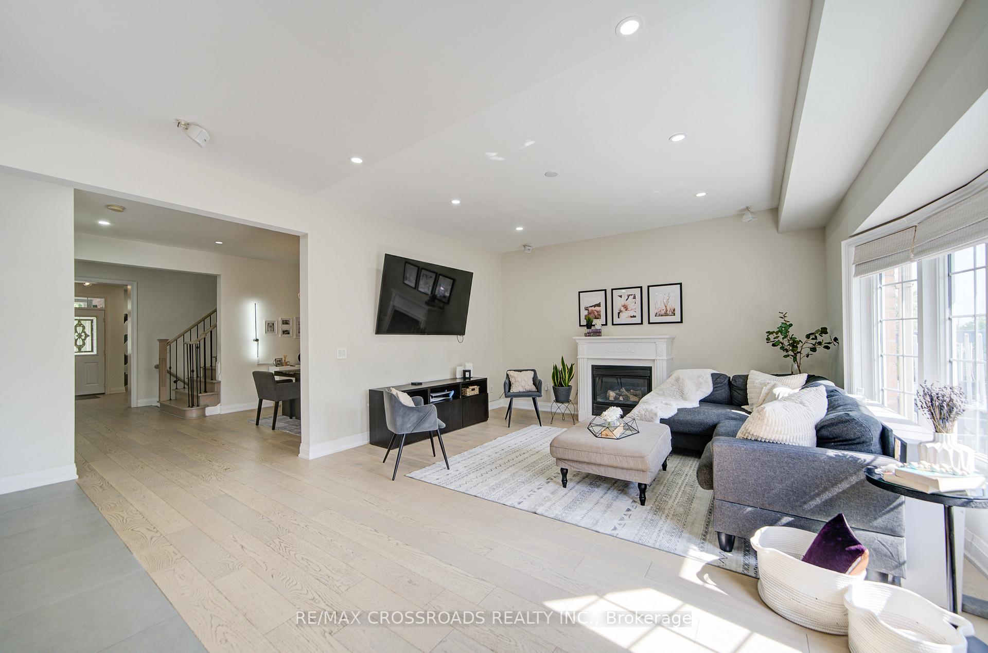 Photo 9 of 3 Park Place Drive, Markham, Greensborough — HOMEH