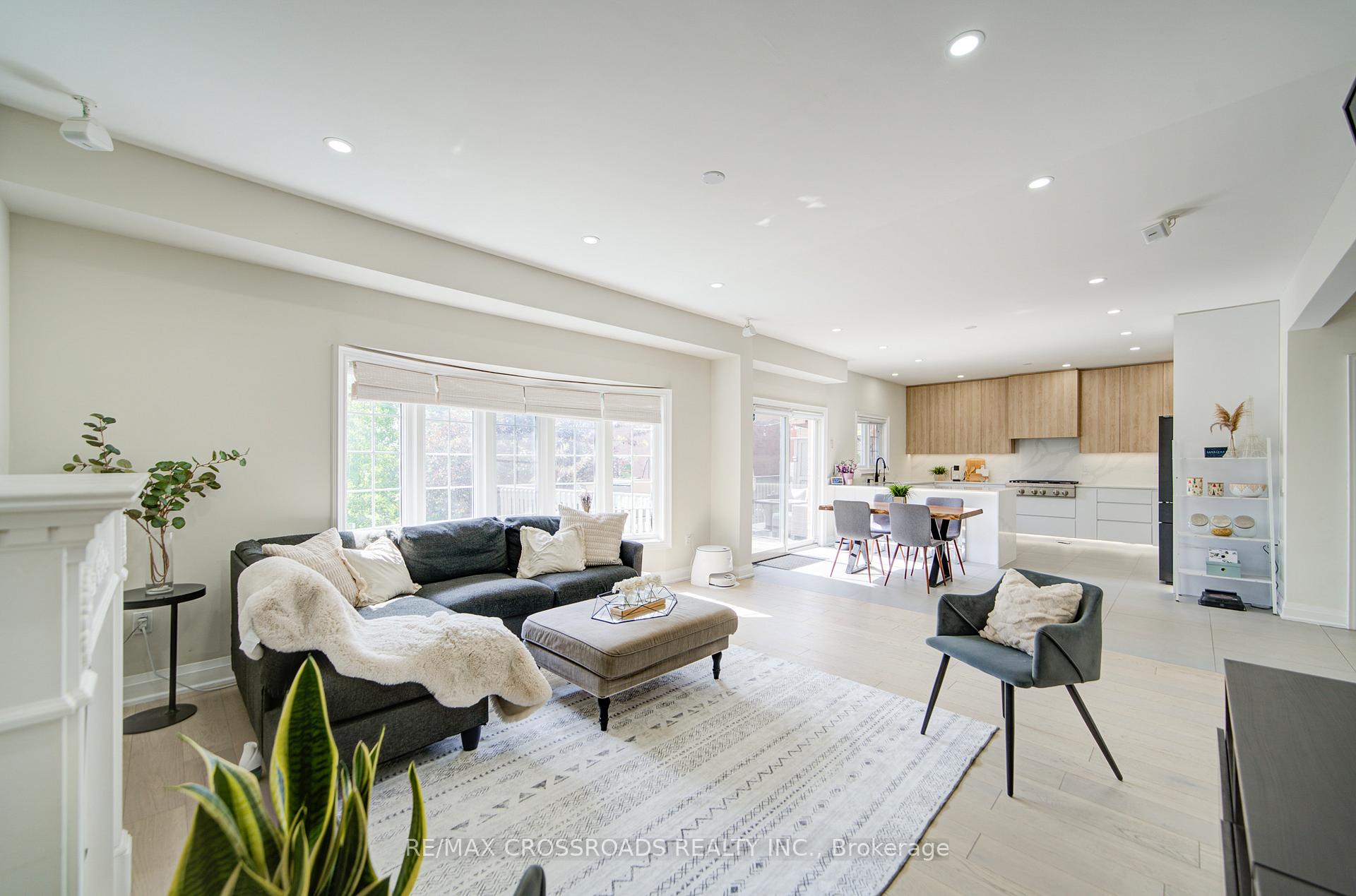 Photo 10 of 3 Park Place Drive, Markham, Greensborough — HOMEH