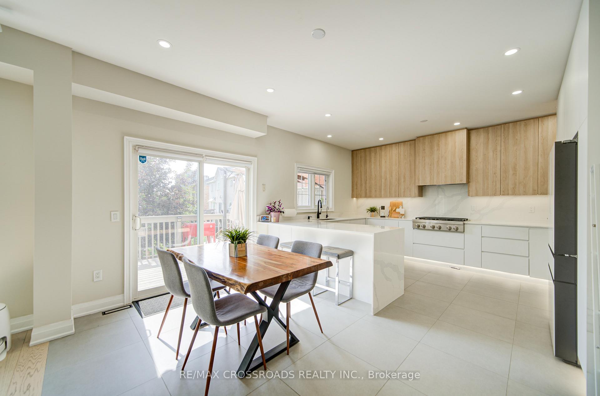 Photo 11 of 3 Park Place Drive, Markham, Greensborough — HOMEH
