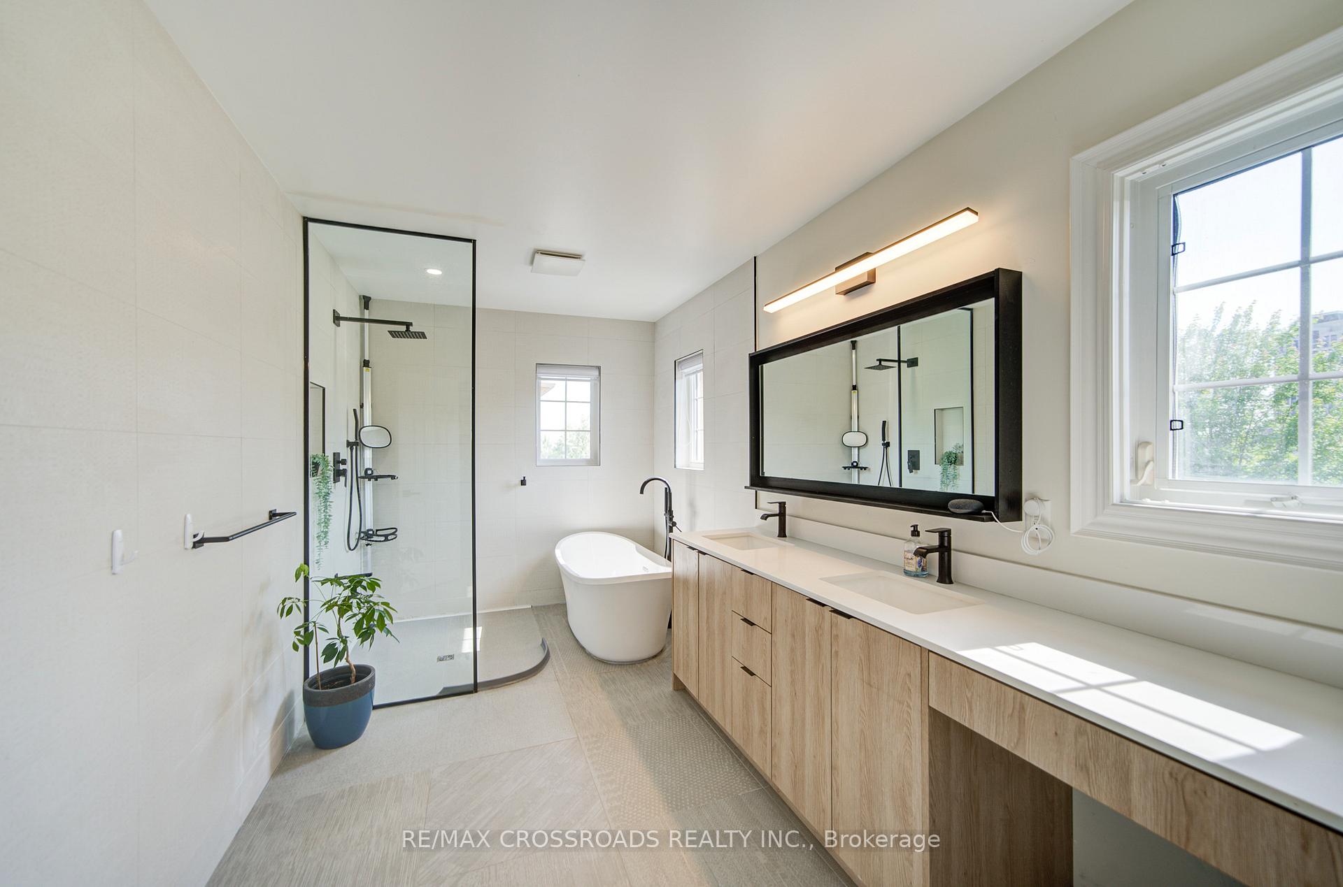 Photo 19 of 3 Park Place Drive, Markham, Greensborough — HOMEH