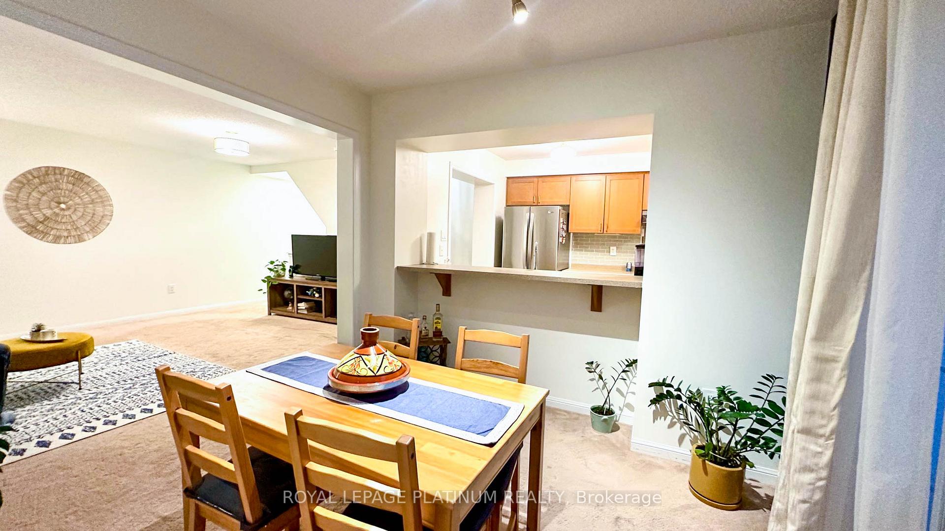 Photo 3 of 471 Dalhousie Gate, Milton, Willmott — HOMEH