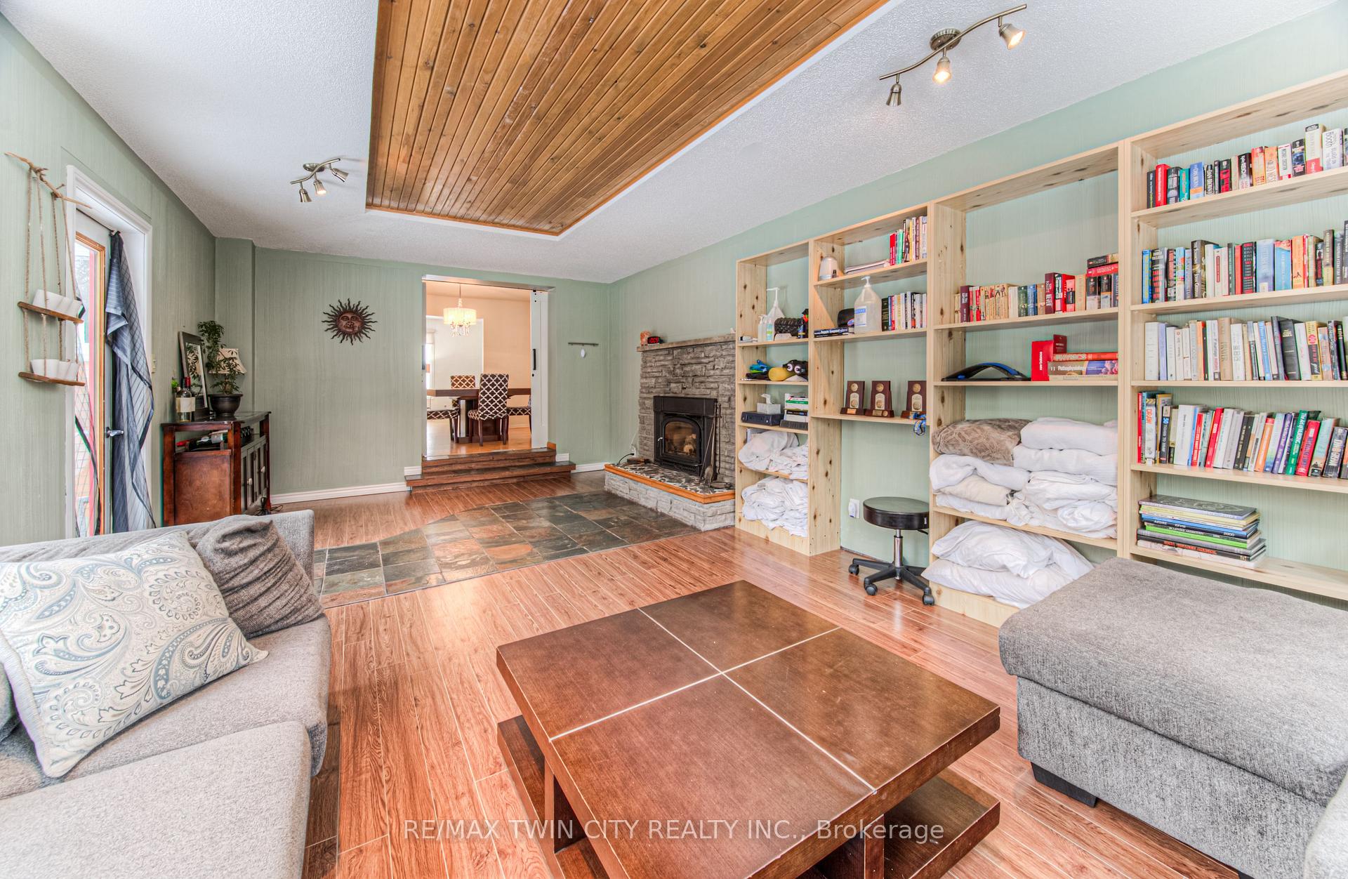 Photo 3 of 103 Vista Crescent, Kitchener — HOMEH