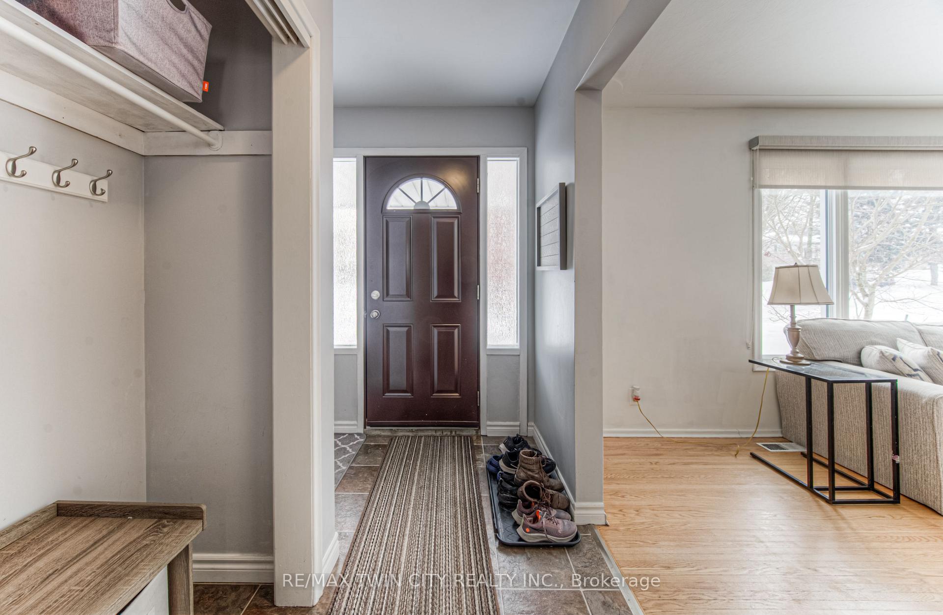 Photo 4 of 103 Vista Crescent, Kitchener — HOMEH