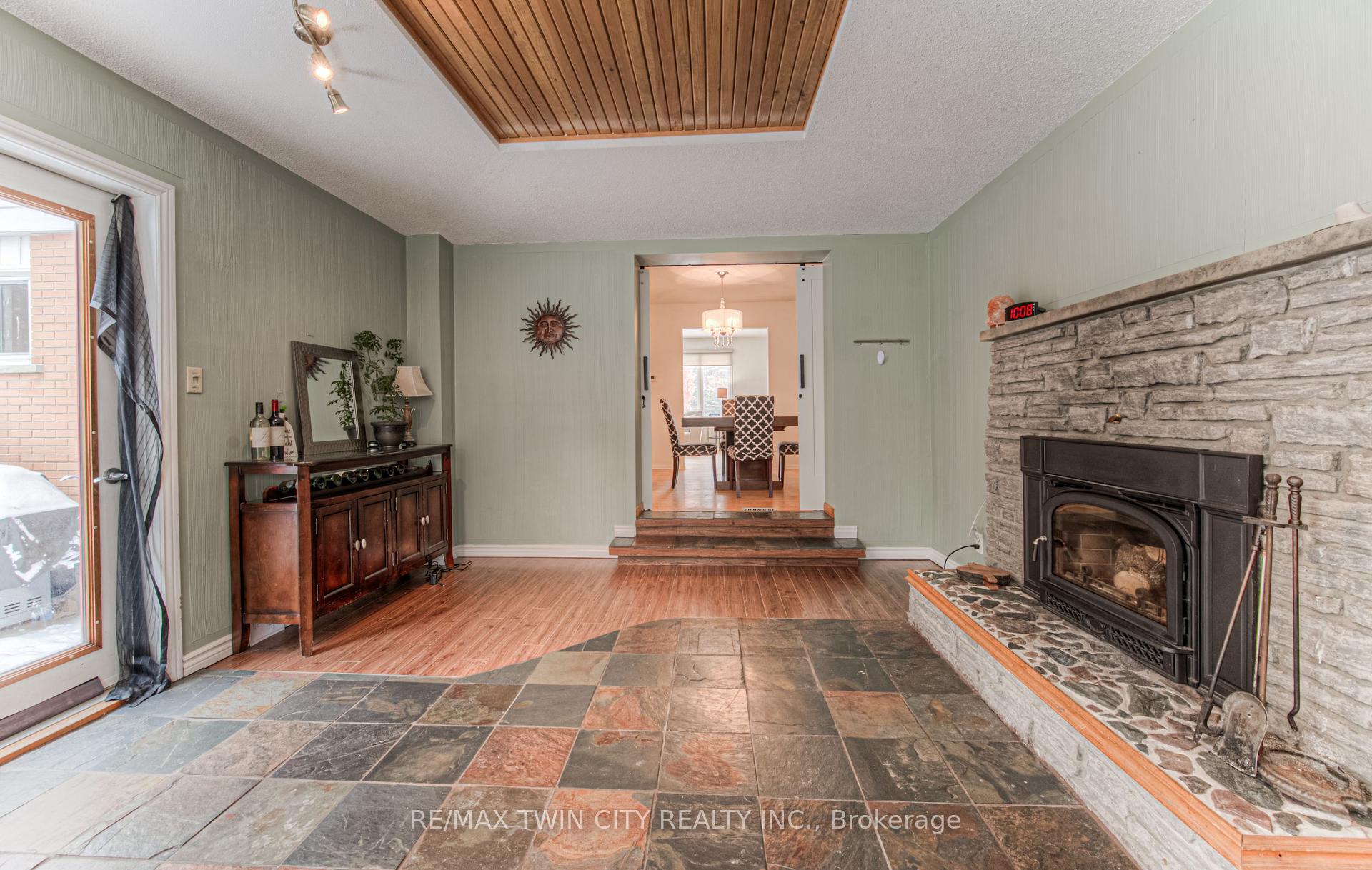 Photo 8 of 103 Vista Crescent, Kitchener — HOMEH
