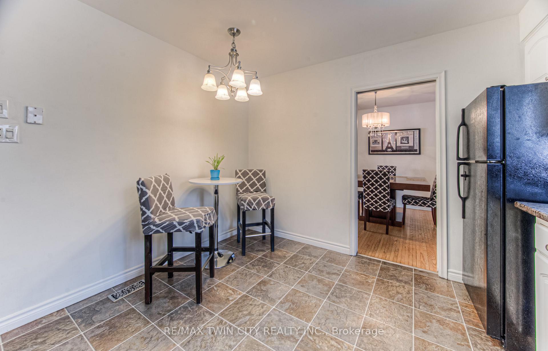 Photo 13 of 103 Vista Crescent, Kitchener — HOMEH