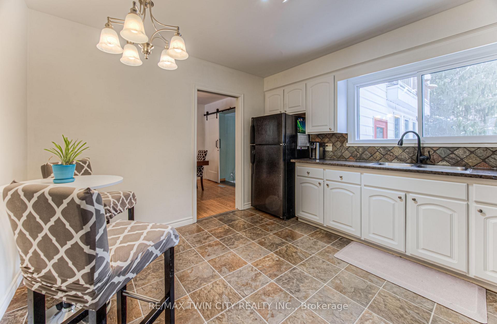 Photo 14 of 103 Vista Crescent, Kitchener — HOMEH