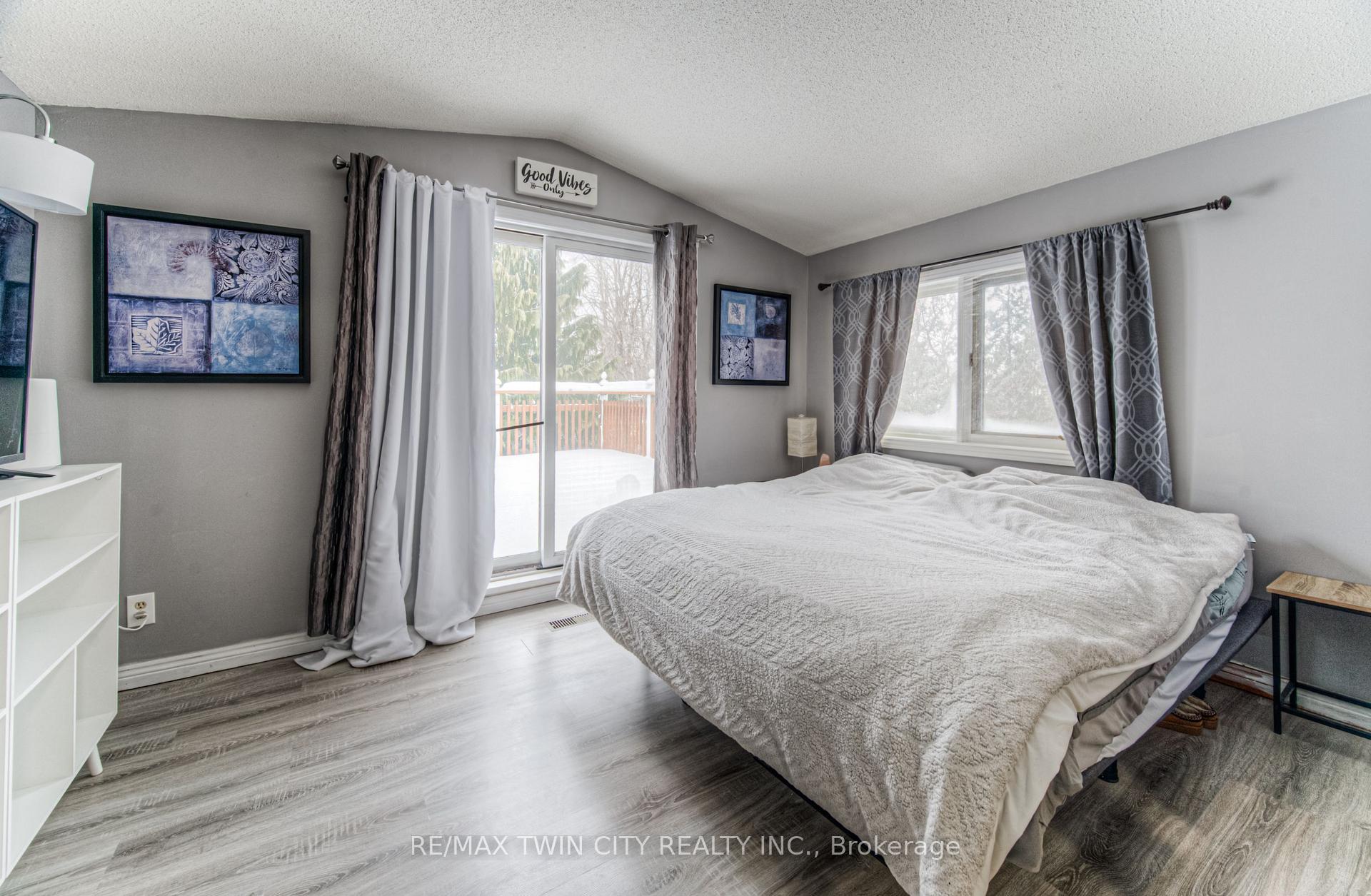 Photo 23 of 103 Vista Crescent, Kitchener — HOMEH