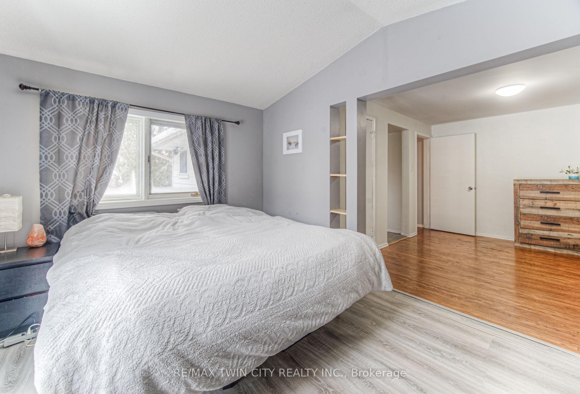 Photo 24 of 103 Vista Crescent, Kitchener — HOMEH
