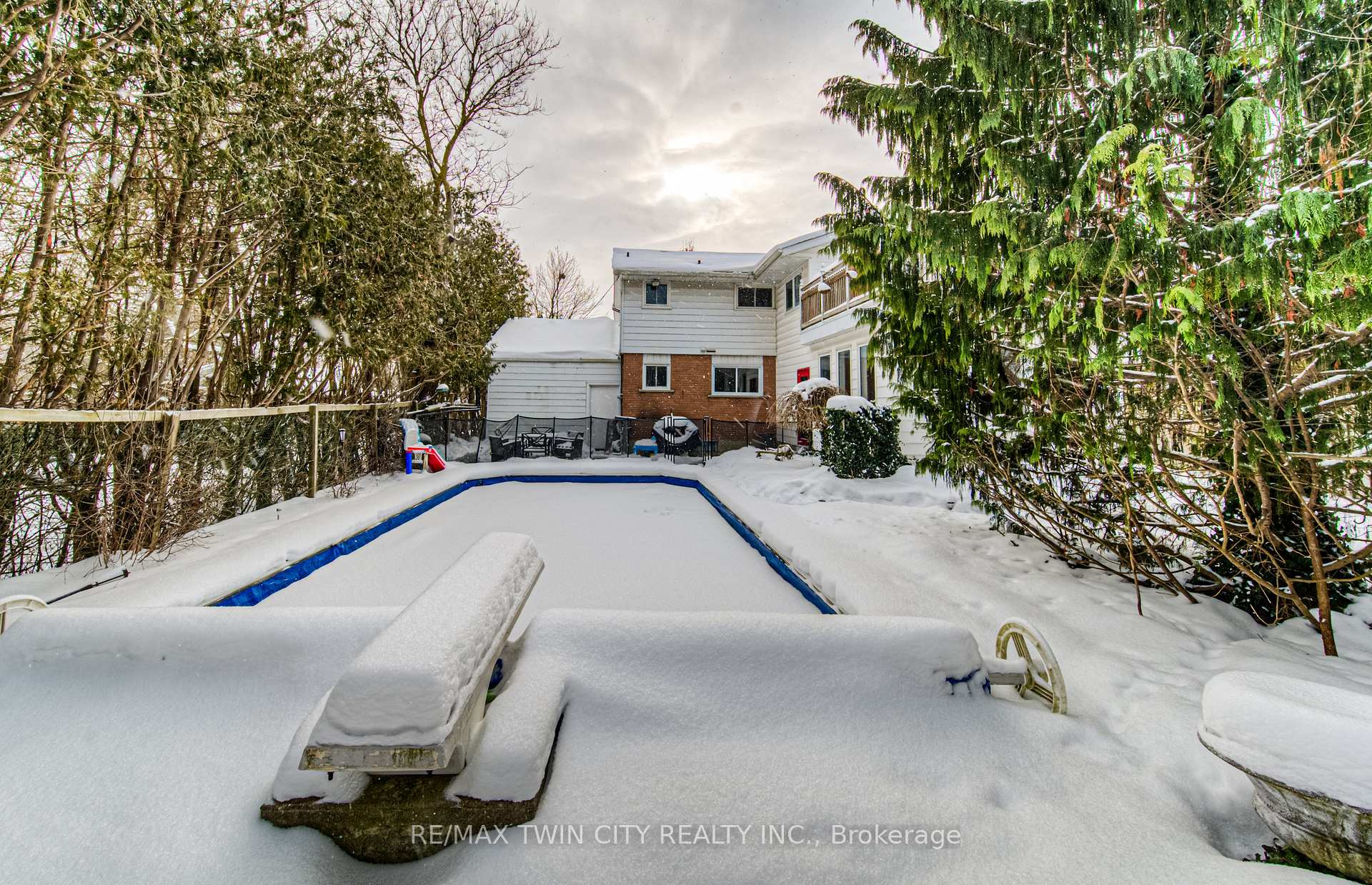 Photo 35 of 103 Vista Crescent, Kitchener — HOMEH