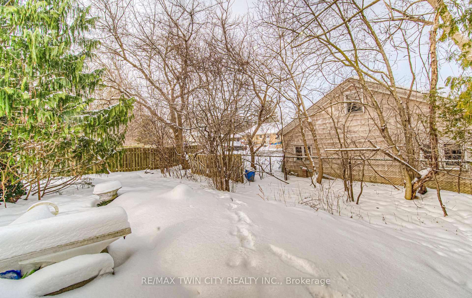 Photo 37 of 103 Vista Crescent, Kitchener — HOMEH