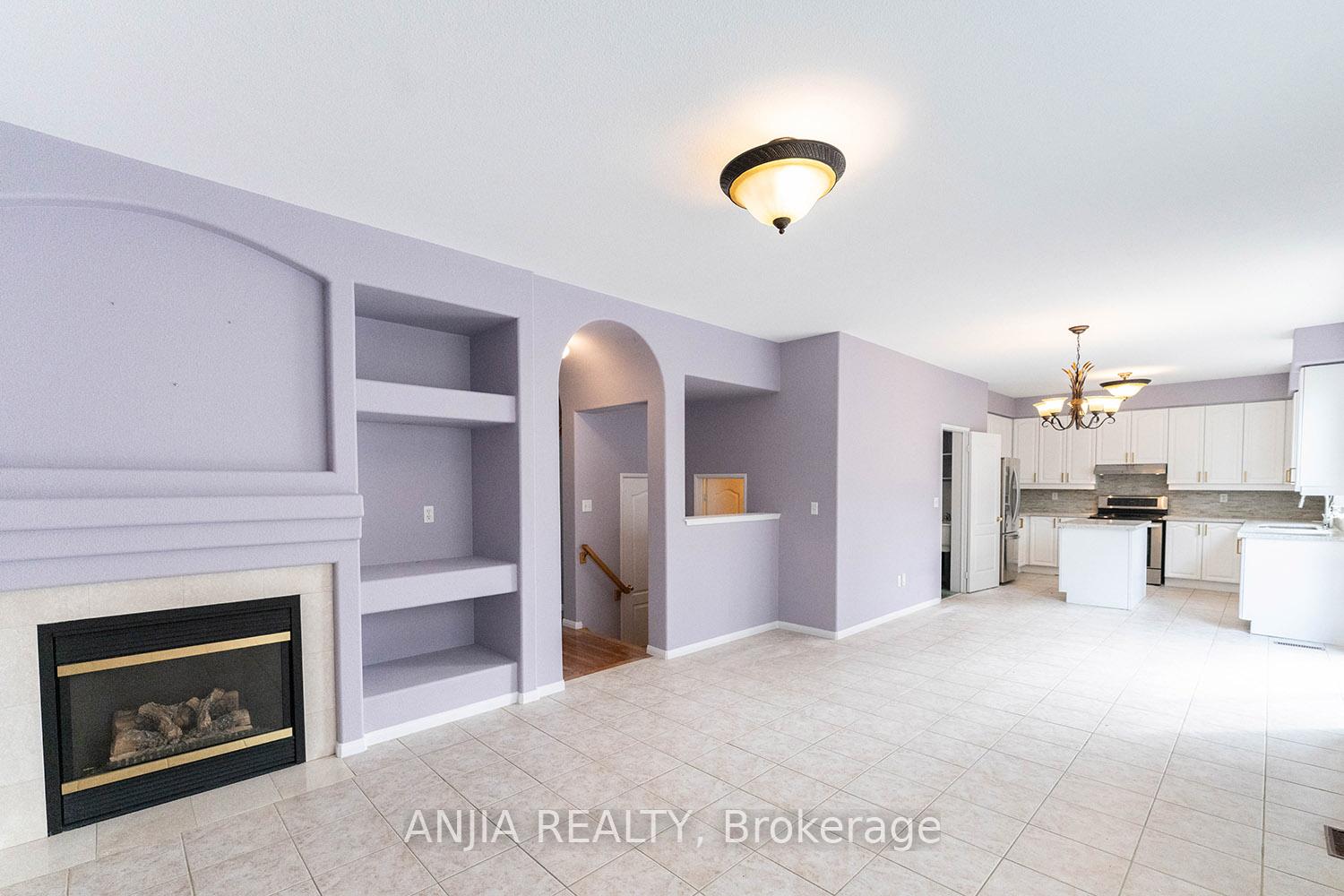Photo 12 of 73 Winston Castle Drive, Markham, Berczy — HOMEH