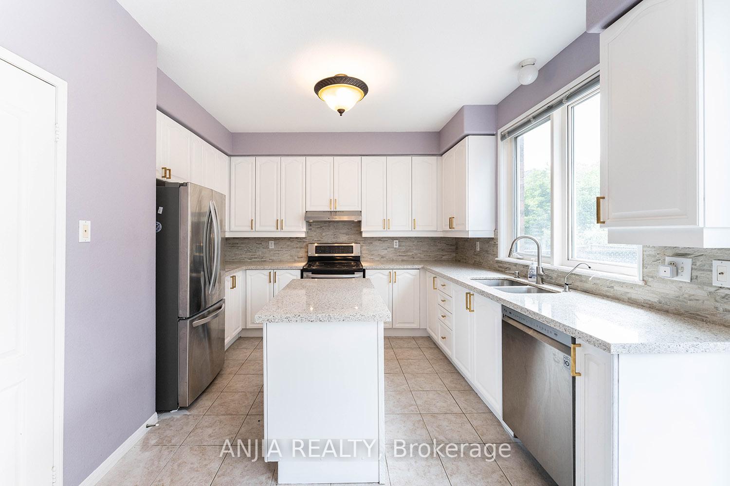 Photo 14 of 73 Winston Castle Drive, Markham, Berczy — HOMEH