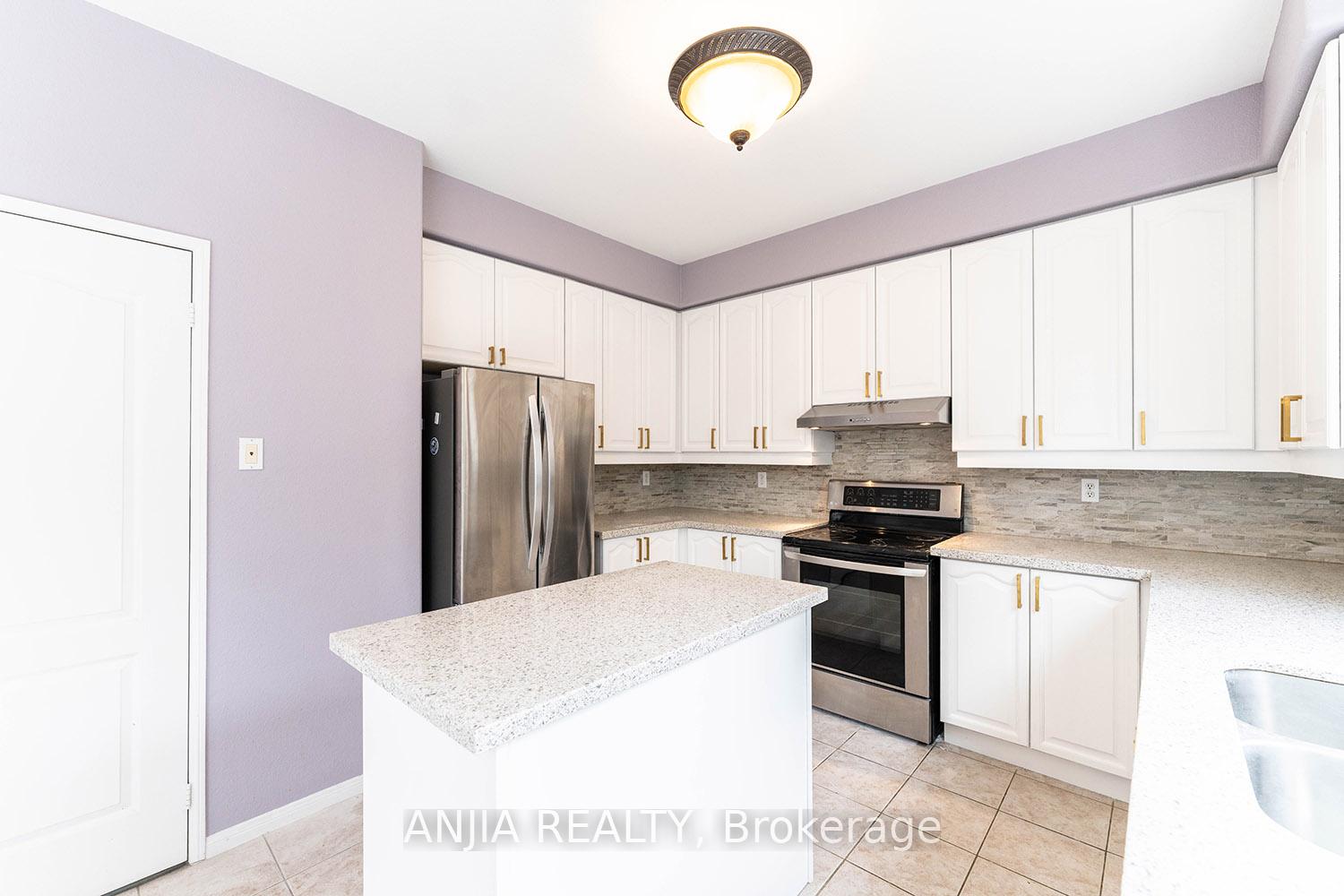 Photo 15 of 73 Winston Castle Drive, Markham, Berczy — HOMEH