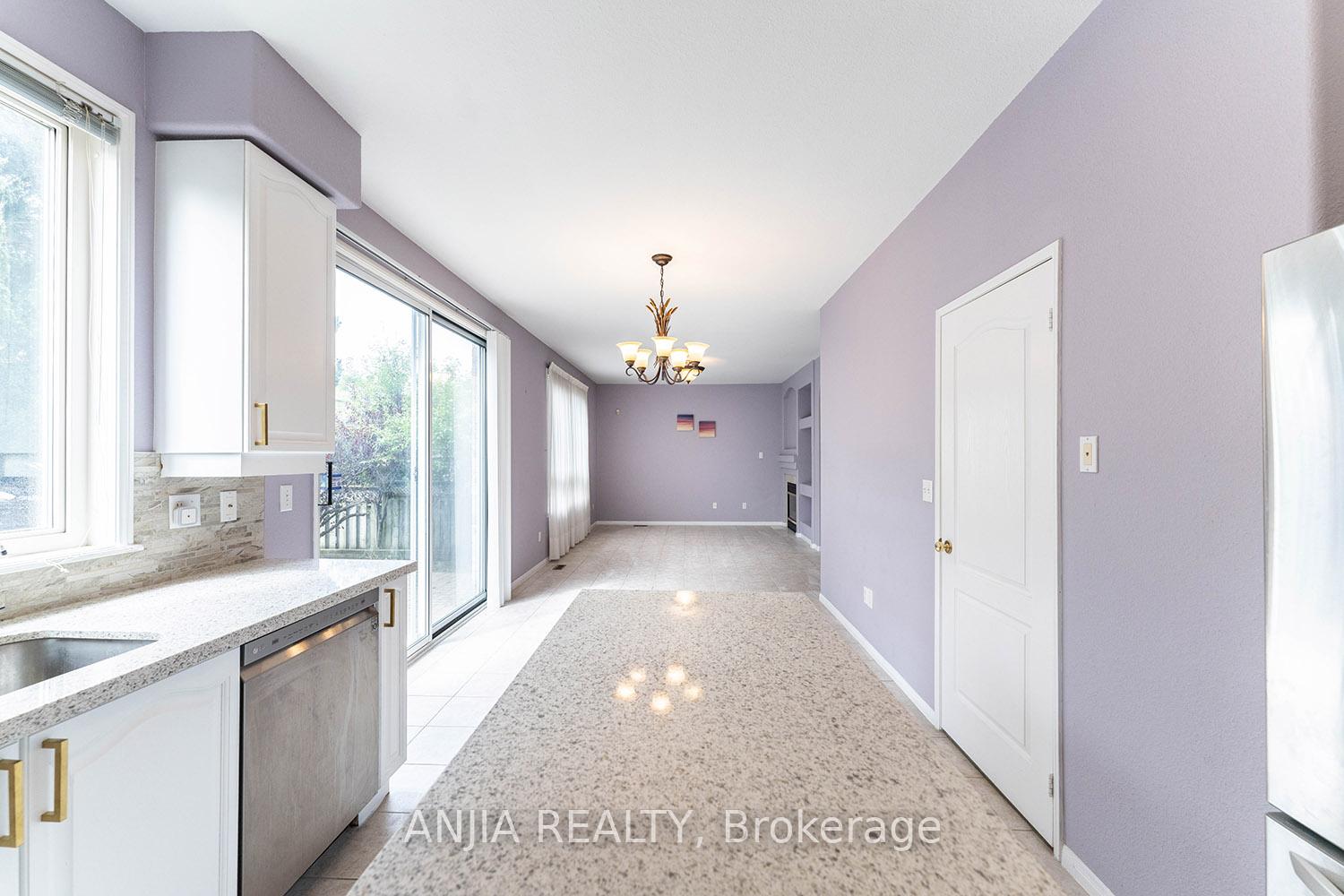 Photo 16 of 73 Winston Castle Drive, Markham, Berczy — HOMEH